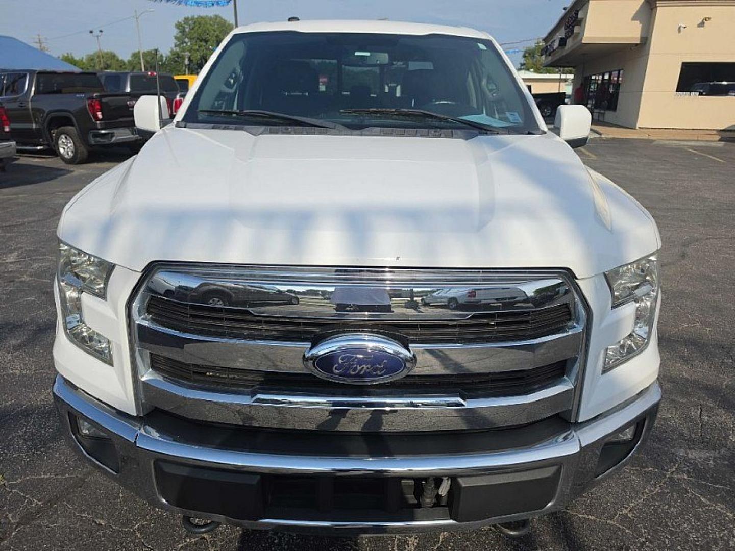 2016 WHITE /BLACK Ford F-150 XL SuperCrew 6.5-ft. Bed 4WD (1FTFW1EG2GF) with an 3.5 V6 engine, 6A transmission, located at 3304 Woodville Road, Northwood, OH, 43619, (419) 210-8019, 41.612694, -83.480743 - Your #1 Destination for Auto Loans and mdash;No Matter Your Credit!At our dealership, we believe everyone deserves the opportunity to drive their dream car and mdash;whether you have good credit, bad credit, or no credit at all. With a wide selection of hundreds of cars, trucks, and SUVs, you'll fin- Photo#5