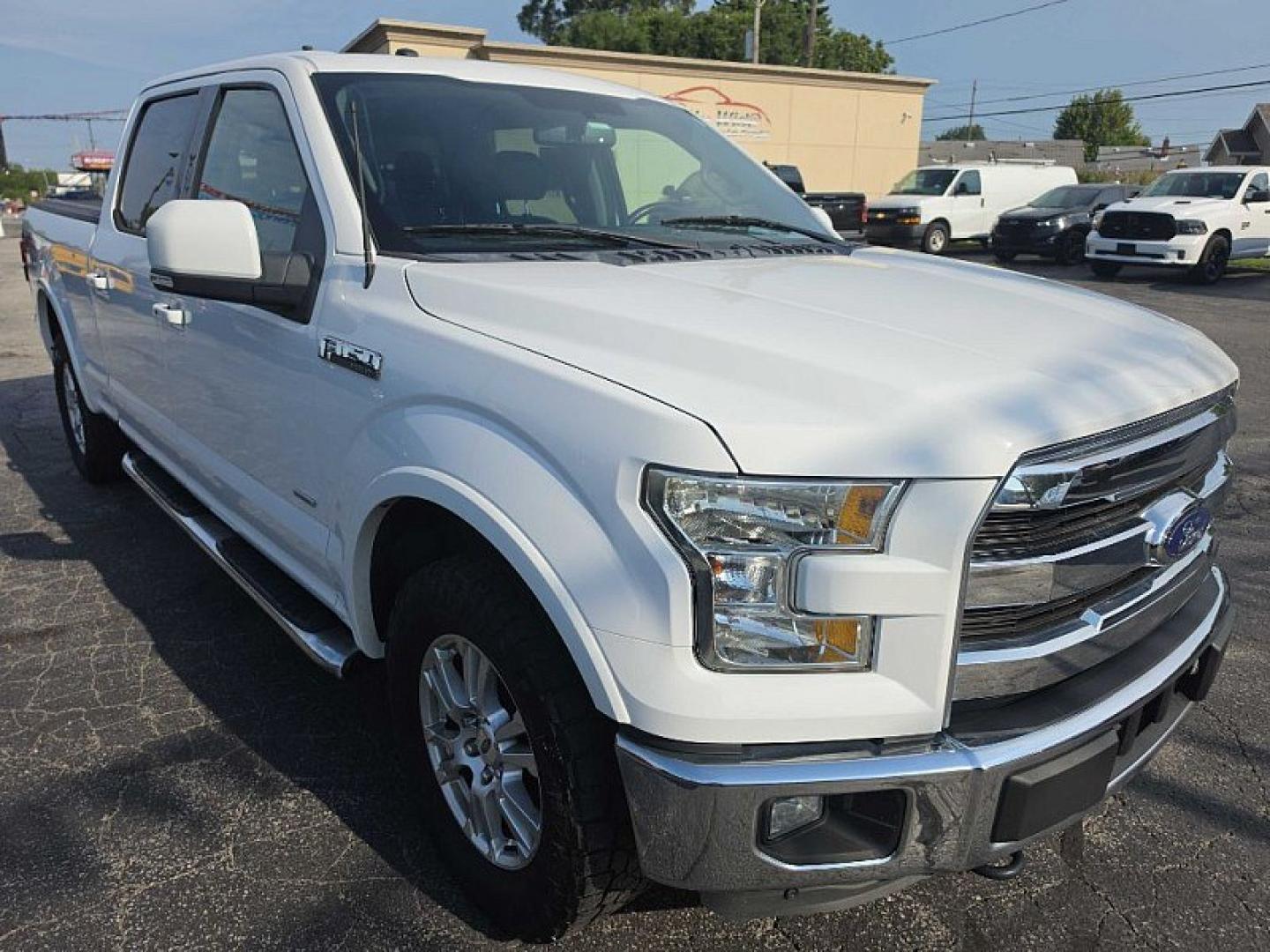 2016 WHITE /BLACK Ford F-150 XL SuperCrew 6.5-ft. Bed 4WD (1FTFW1EG2GF) with an 3.5 V6 engine, 6A transmission, located at 3304 Woodville Road, Northwood, OH, 43619, (419) 210-8019, 41.612694, -83.480743 - Your #1 Destination for Auto Loans and mdash;No Matter Your Credit!At our dealership, we believe everyone deserves the opportunity to drive their dream car and mdash;whether you have good credit, bad credit, or no credit at all. With a wide selection of hundreds of cars, trucks, and SUVs, you'll fin- Photo#6