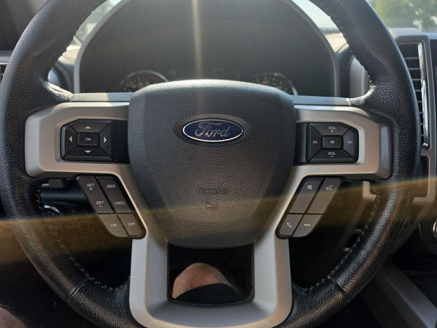 2016 WHITE /BLACK Ford F-150 XL SuperCrew 6.5-ft. Bed 4WD (1FTFW1EG2GF) with an 3.5 V6 engine, 6A transmission, located at 3304 Woodville Road, Northwood, OH, 43619, (419) 210-8019, 41.612694, -83.480743 - Your #1 Destination for Auto Loans and mdash;No Matter Your Credit!At our dealership, we believe everyone deserves the opportunity to drive their dream car and mdash;whether you have good credit, bad credit, or no credit at all. With a wide selection of hundreds of cars, trucks, and SUVs, you'll fin- Photo#20