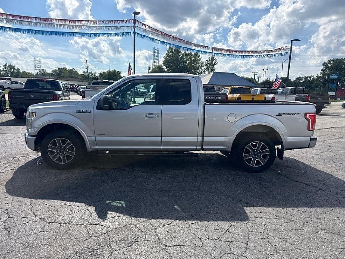 2016 SILVER /BLACK Ford F-150 XL SuperCab 6.5-ft. Bed 2WD (1FTEX1CP1GF) with an 2.7L V6 DOHC 24V engine, 6A transmission, located at 3304 Woodville Road, Northwood, OH, 43619, (419) 210-8019, 41.612694, -83.480743 - Your #1 Destination for Auto Loans and mdash;No Matter Your Credit!At our dealership, we believe everyone deserves the opportunity to drive their dream car and mdash;whether you have good credit, bad credit, or no credit at all. With a wide selection of hundreds of cars, trucks, and SUVs, you'll fin- Photo#1