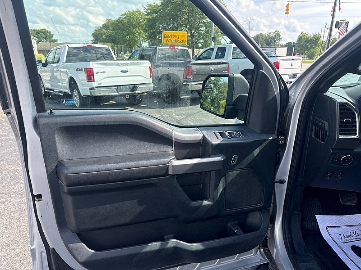 2016 SILVER /BLACK Ford F-150 XL SuperCab 6.5-ft. Bed 2WD (1FTEX1CP1GF) with an 2.7L V6 DOHC 24V engine, 6A transmission, located at 3304 Woodville Road, Northwood, OH, 43619, (419) 210-8019, 41.612694, -83.480743 - Your #1 Destination for Auto Loans and mdash;No Matter Your Credit!At our dealership, we believe everyone deserves the opportunity to drive their dream car and mdash;whether you have good credit, bad credit, or no credit at all. With a wide selection of hundreds of cars, trucks, and SUVs, you'll fin- Photo#9