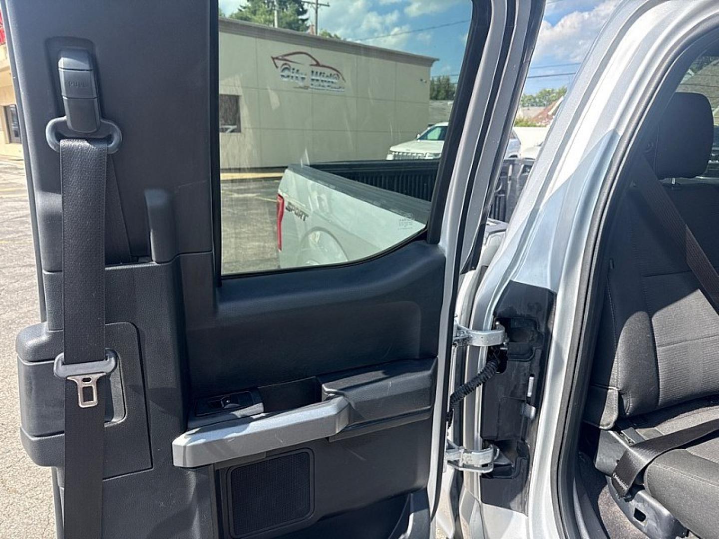 2016 SILVER /BLACK Ford F-150 XL SuperCab 6.5-ft. Bed 2WD (1FTEX1CP1GF) with an 2.7L V6 DOHC 24V engine, 6A transmission, located at 3304 Woodville Road, Northwood, OH, 43619, (419) 210-8019, 41.612694, -83.480743 - Your #1 Destination for Auto Loans and mdash;No Matter Your Credit!At our dealership, we believe everyone deserves the opportunity to drive their dream car and mdash;whether you have good credit, bad credit, or no credit at all. With a wide selection of hundreds of cars, trucks, and SUVs, you'll fin- Photo#13