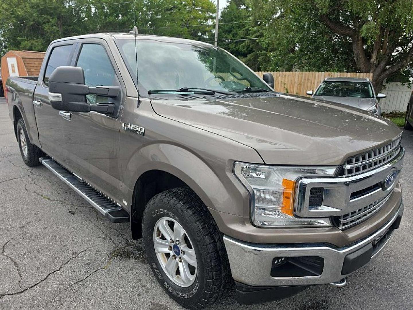 2018 GRAY /GRAY Ford F-150 XLT SuperCrew 5.5-ft. Bed 4WD (1FTFW1EG4JF) with an 3.5 V6 engine, 6A transmission, located at 3304 Woodville Road, Northwood, OH, 43619, (419) 210-8019, 41.612694, -83.480743 - Your #1 Destination for Auto Loans and mdash;No Matter Your Credit!At our dealership, we believe everyone deserves the opportunity to drive their dream car and mdash;whether you have good credit, bad credit, or no credit at all. With a wide selection of hundreds of cars, trucks, and SUVs, you'll fin- Photo#6