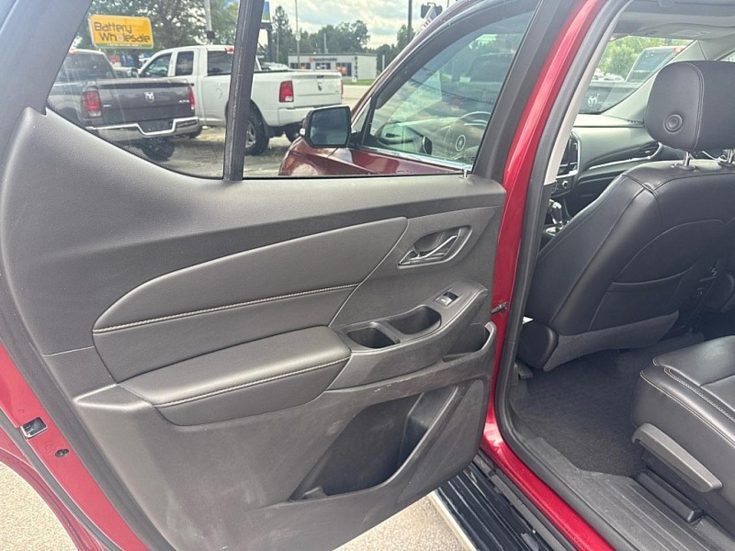 2019 MAROON /BLACK Chevrolet Traverse LT Feather AWD (1GNEVHKW9KJ) with an 3.6L V6 DOHC 24V engine, 9A transmission, located at 3304 Woodville Road, Northwood, OH, 43619, (419) 210-8019, 41.612694, -83.480743 - Your #1 Destination for Auto Loans and mdash;No Matter Your Credit!At our dealership, we believe everyone deserves the opportunity to drive their dream car and mdash;whether you have good credit, bad credit, or no credit at all. With a wide selection of hundreds of cars, trucks, and SUVs, you'll fin- Photo#10