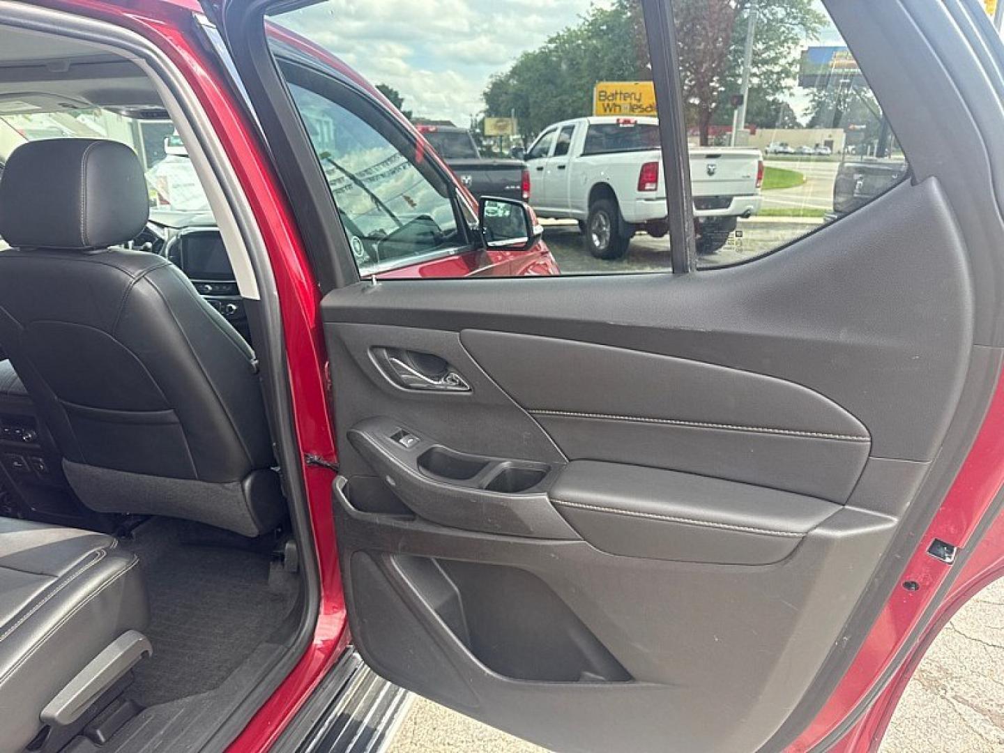 2019 MAROON /BLACK Chevrolet Traverse LT Feather AWD (1GNEVHKW9KJ) with an 3.6L V6 DOHC 24V engine, 9A transmission, located at 3304 Woodville Road, Northwood, OH, 43619, (419) 210-8019, 41.612694, -83.480743 - Your #1 Destination for Auto Loans and mdash;No Matter Your Credit!At our dealership, we believe everyone deserves the opportunity to drive their dream car and mdash;whether you have good credit, bad credit, or no credit at all. With a wide selection of hundreds of cars, trucks, and SUVs, you'll fin- Photo#12