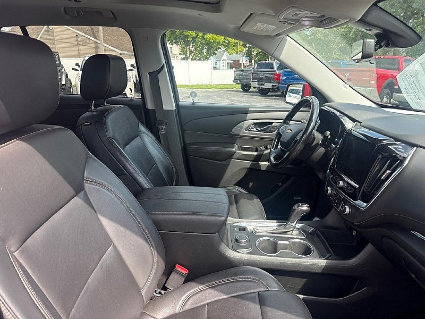 2019 MAROON /BLACK Chevrolet Traverse LT Feather AWD (1GNEVHKW9KJ) with an 3.6L V6 DOHC 24V engine, 9A transmission, located at 3304 Woodville Road, Northwood, OH, 43619, (419) 210-8019, 41.612694, -83.480743 - Your #1 Destination for Auto Loans and mdash;No Matter Your Credit!At our dealership, we believe everyone deserves the opportunity to drive their dream car and mdash;whether you have good credit, bad credit, or no credit at all. With a wide selection of hundreds of cars, trucks, and SUVs, you'll fin- Photo#15