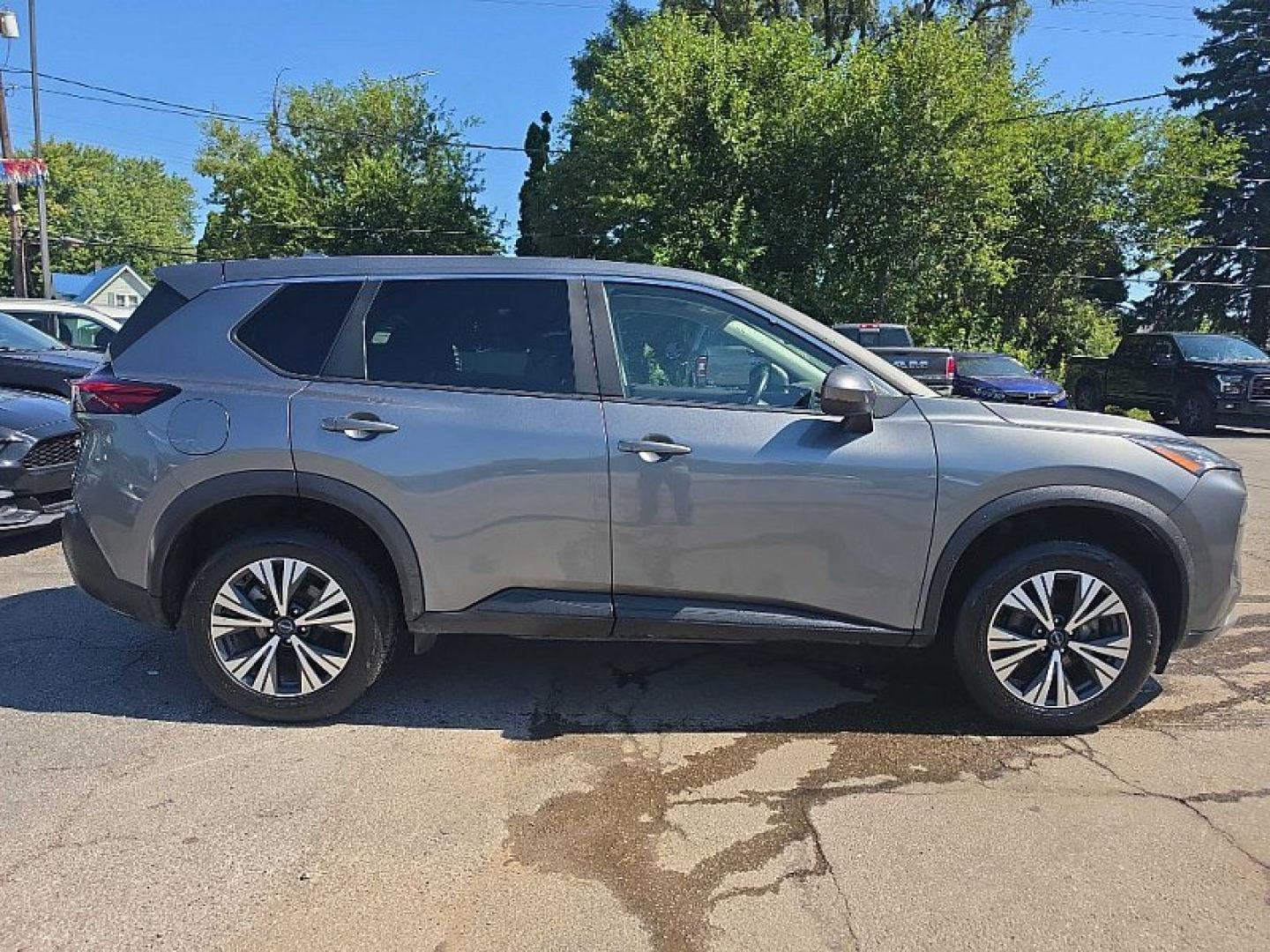 2023 GRAY /BLACK Nissan Rogue SV AWD (5N1BT3BB0PC) with an 2.5L L4 DOHC 16V engine, CVT transmission, located at 3304 Woodville Road, Northwood, OH, 43619, (419) 210-8019, 41.612694, -83.480743 - Your #1 Destination for Auto Loans and mdash;No Matter Your Credit!At our dealership, we believe everyone deserves the opportunity to drive their dream car and mdash;whether you have good credit, bad credit, or no credit at all. With a wide selection of hundreds of cars, trucks, and SUVs, you'll fin- Photo#5