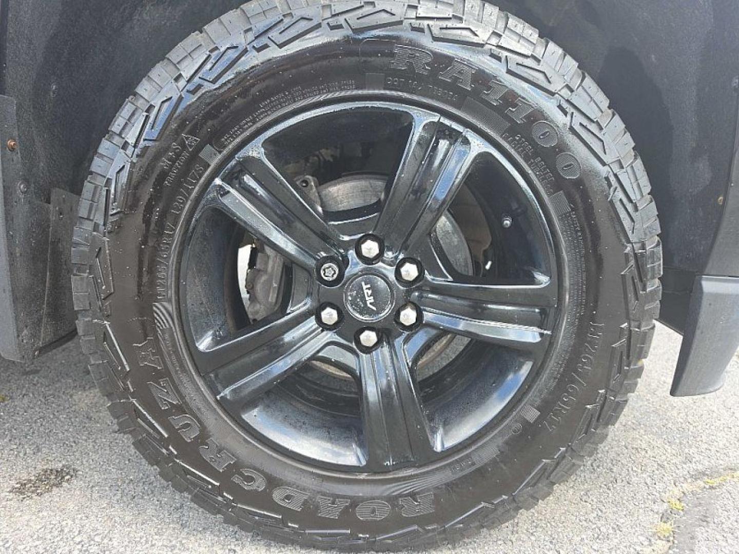 2018 BLACK /BLACK GMC Canyon Denali Crew Cab 4WD Long Box (1GTG6EEN7J1) with an 3.6L V6 DOHC 24V engine, 6A transmission, located at 3304 Woodville Road, Northwood, OH, 43619, (419) 210-8019, 41.612694, -83.480743 - Your #1 Destination for Auto Loans and mdash;No Matter Your Credit!At our dealership, we believe everyone deserves the opportunity to drive their dream car and mdash;whether you have good credit, bad credit, or no credit at all. With a wide selection of hundreds of cars, trucks, and SUVs, you'll fin- Photo#18