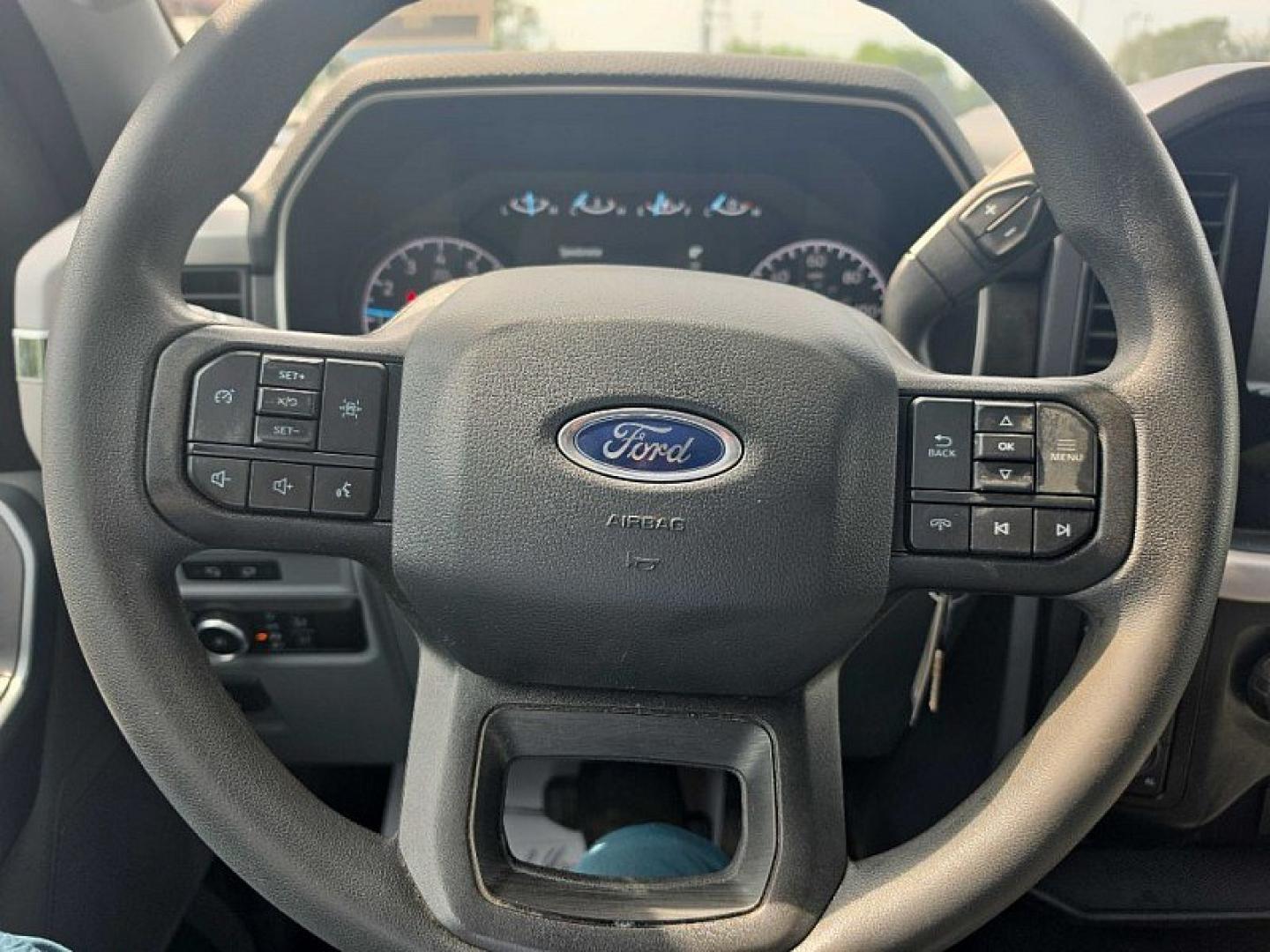 2023 RED /GRAY Ford F-150 King-Ranch SuperCrew 5.5-ft. 2WD (1FTEW1EB3PK) with an 3.3L V6 DOHC 24V engine, 6A transmission, located at 3304 Woodville Road, Northwood, OH, 43619, (419) 210-8019, 41.612694, -83.480743 - Your #1 Destination for Auto Loans and mdash;No Matter Your Credit!At our dealership, we believe everyone deserves the opportunity to drive their dream car and mdash;whether you have good credit, bad credit, or no credit at all. With a wide selection of hundreds of cars, trucks, and SUVs, you'll fin- Photo#17