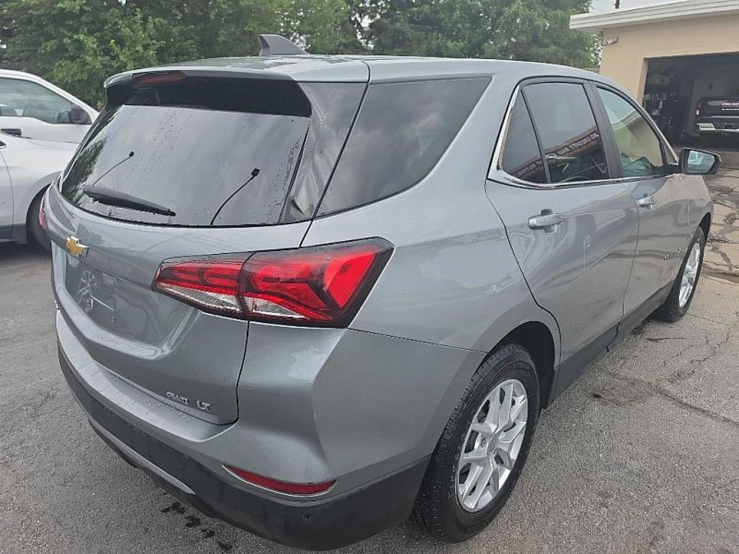 2024 GRAY /BLACK Chevrolet Equinox LT AWD (3GNAXUEG1RL) with an 1.5L L4 DOHC 16V TURBO engine, 6A transmission, located at 3304 Woodville Road, Northwood, OH, 43619, (419) 210-8019, 41.612694, -83.480743 - Your #1 Destination for Auto Loans and mdash;No Matter Your Credit!At our dealership, we believe everyone deserves the opportunity to drive their dream car and mdash;whether you have good credit, bad credit, or no credit at all. With a wide selection of hundreds of cars, trucks, and SUVs, you'll fin- Photo#4