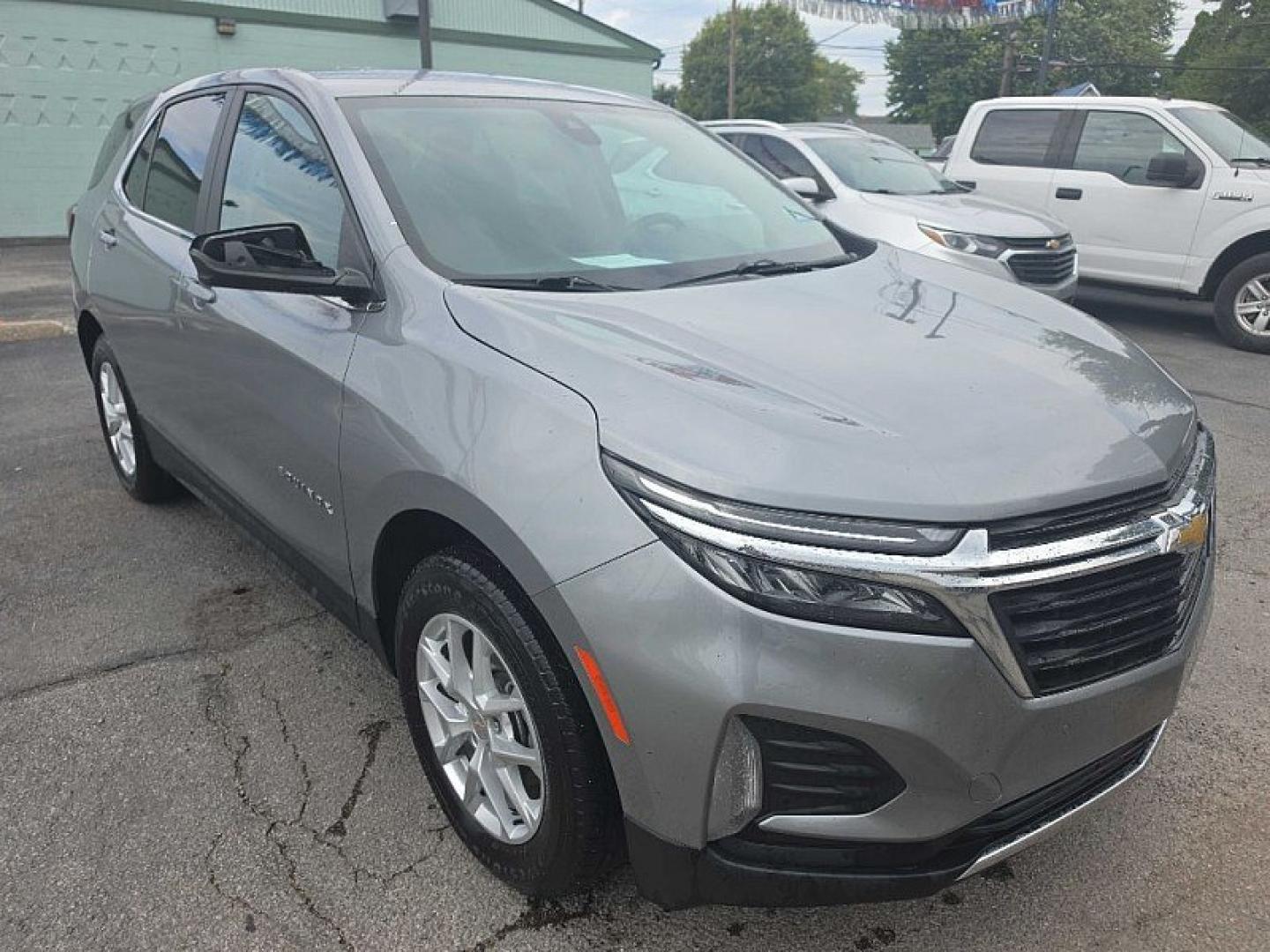 2024 GRAY /BLACK Chevrolet Equinox LT AWD (3GNAXUEG1RL) with an 1.5L L4 DOHC 16V TURBO engine, 6A transmission, located at 3304 Woodville Road, Northwood, OH, 43619, (419) 210-8019, 41.612694, -83.480743 - Your #1 Destination for Auto Loans and mdash;No Matter Your Credit!At our dealership, we believe everyone deserves the opportunity to drive their dream car and mdash;whether you have good credit, bad credit, or no credit at all. With a wide selection of hundreds of cars, trucks, and SUVs, you'll fin- Photo#6