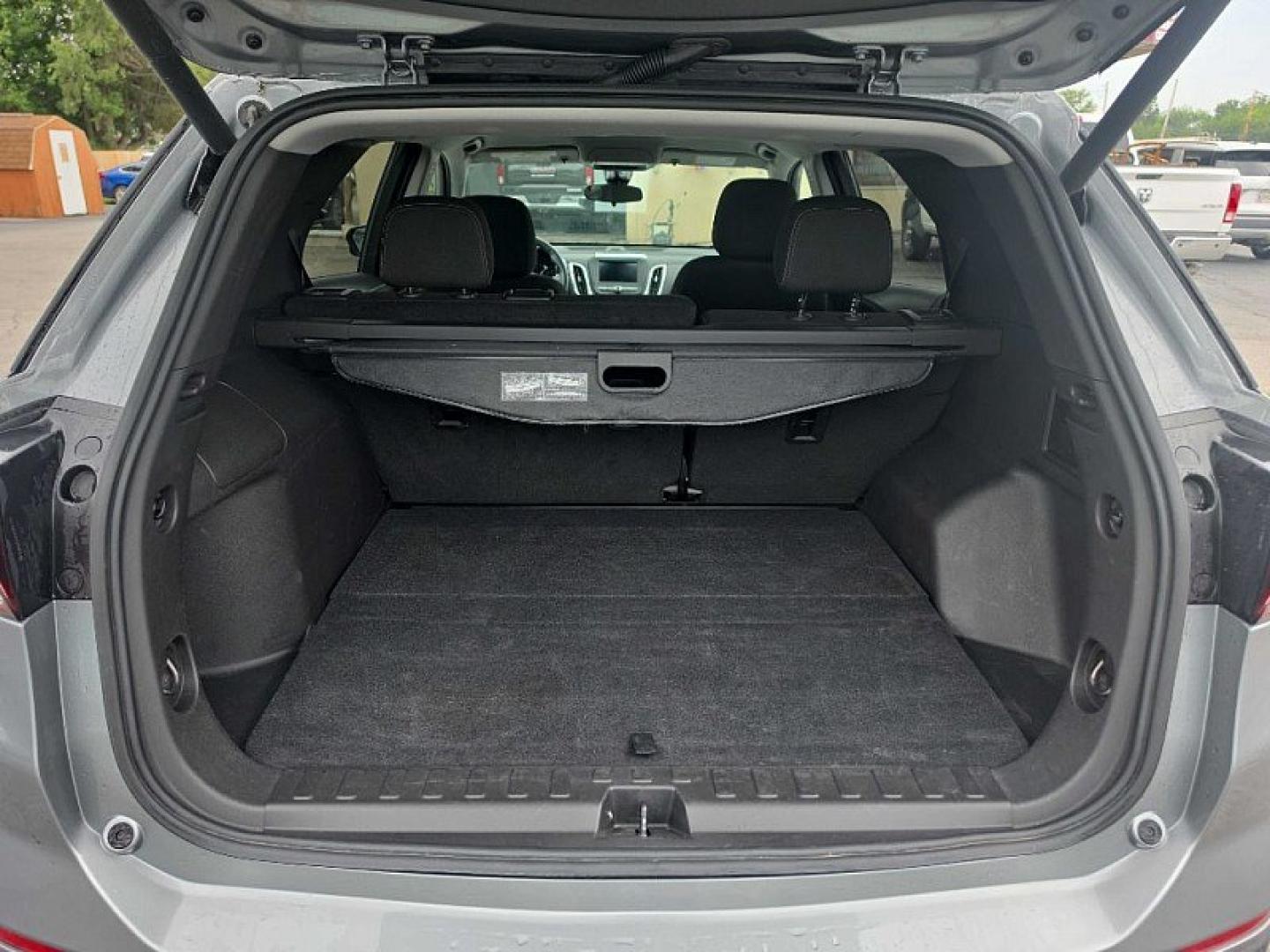 2024 GRAY /BLACK Chevrolet Equinox LT AWD (3GNAXUEG1RL) with an 1.5L L4 DOHC 16V TURBO engine, 6A transmission, located at 3304 Woodville Road, Northwood, OH, 43619, (419) 210-8019, 41.612694, -83.480743 - Your #1 Destination for Auto Loans and mdash;No Matter Your Credit!At our dealership, we believe everyone deserves the opportunity to drive their dream car and mdash;whether you have good credit, bad credit, or no credit at all. With a wide selection of hundreds of cars, trucks, and SUVs, you'll fin- Photo#12