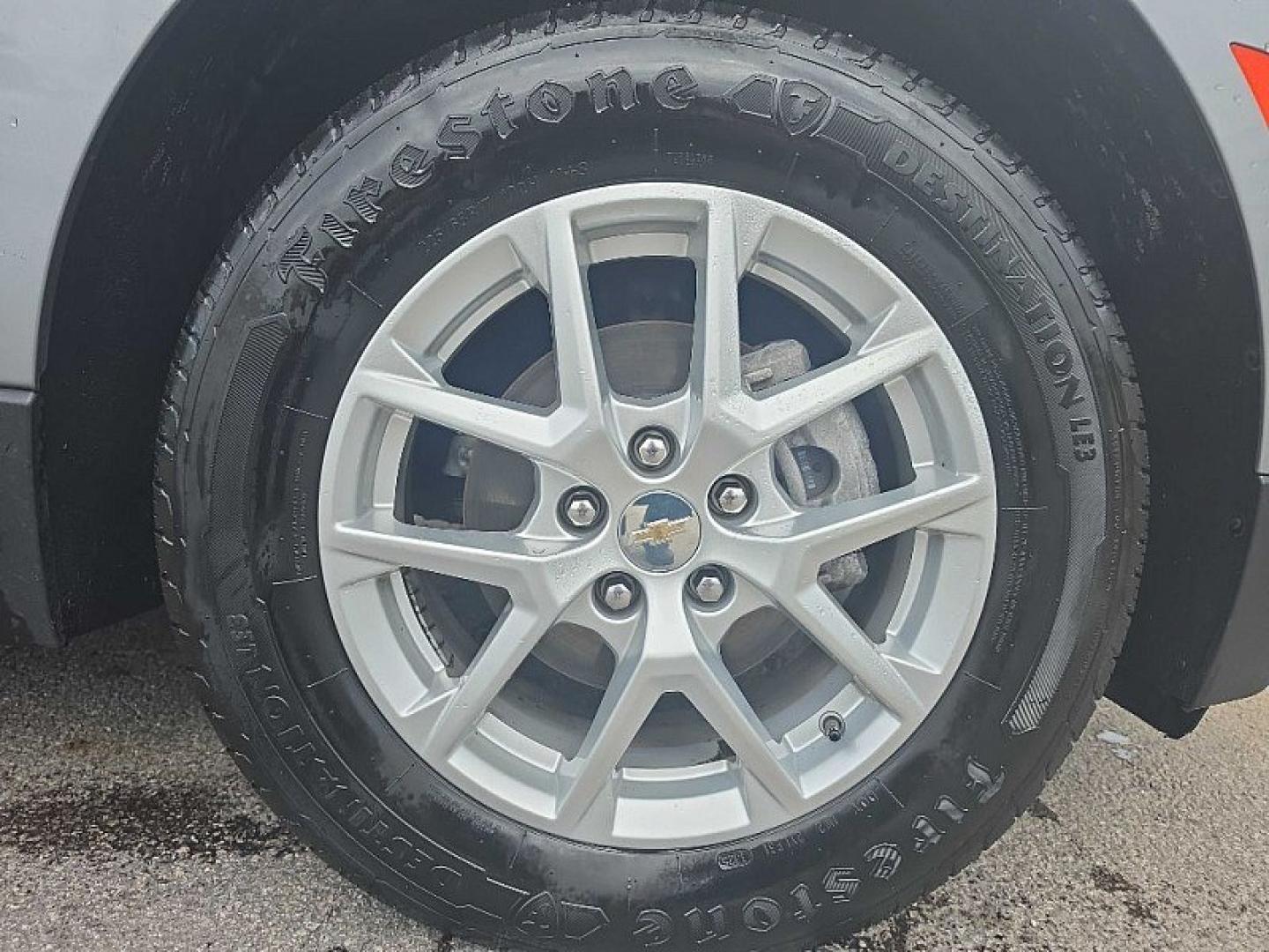 2024 GRAY /BLACK Chevrolet Equinox LT AWD (3GNAXUEG1RL) with an 1.5L L4 DOHC 16V TURBO engine, 6A transmission, located at 3304 Woodville Road, Northwood, OH, 43619, (419) 210-8019, 41.612694, -83.480743 - Your #1 Destination for Auto Loans and mdash;No Matter Your Credit!At our dealership, we believe everyone deserves the opportunity to drive their dream car and mdash;whether you have good credit, bad credit, or no credit at all. With a wide selection of hundreds of cars, trucks, and SUVs, you'll fin- Photo#17