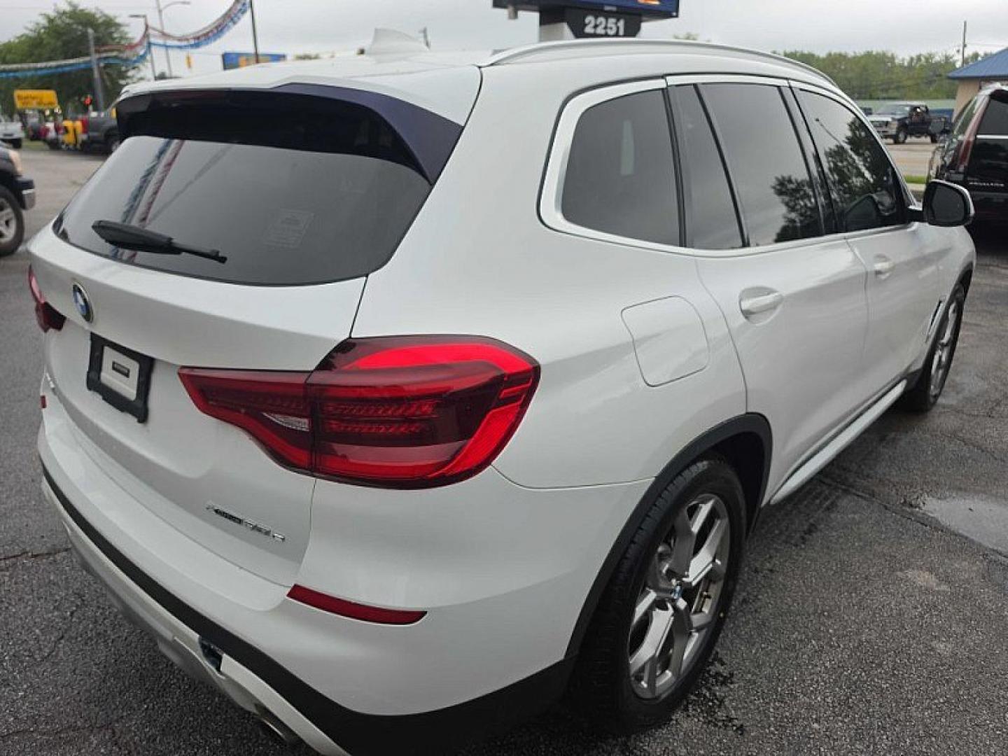 2020 WHITE /BROWN BMW X3 xDrive30e (5UXTS1C03L9) with an 2.0L L4 DOHC 16V HYBRID engine, 8A transmission, located at 3304 Woodville Road, Northwood, OH, 43619, (419) 210-8019, 41.612694, -83.480743 - Your #1 Destination for Auto Loans and mdash;No Matter Your Credit!At our dealership, we believe everyone deserves the opportunity to drive their dream car and mdash;whether you have good credit, bad credit, or no credit at all. With a wide selection of hundreds of cars, trucks, and SUVs, you'll fin- Photo#4