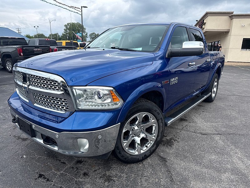 photo of 2018 RAM 1500 Laramie Crew Cab SWB 4WD