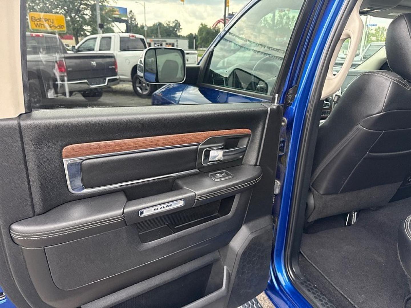 2018 BLUE /BLACK RAM 1500 Laramie Crew Cab SWB 4WD (1C6RR7NM8JS) with an 3.0L V6 DIESEL engine, 8A transmission, located at 3304 Woodville Road, Northwood, OH, 43619, (419) 210-8019, 41.612694, -83.480743 - Your #1 Destination for Auto Loans and mdash;No Matter Your Credit!At our dealership, we believe everyone deserves the opportunity to drive their dream car and mdash;whether you have good credit, bad credit, or no credit at all. With a wide selection of hundreds of cars, trucks, and SUVs, you'll fin- Photo#10