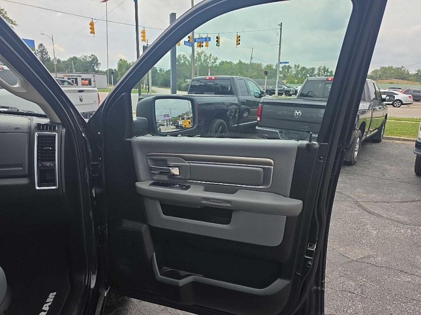 2019 BLACK /BLACK RAM 1500 SLT Crew Cab SWB 4WD (1C6RR7LT9KS) with an 5.7L V8 OHV 16V engine, 8A transmission, located at 3304 Woodville Road, Northwood, OH, 43619, (419) 210-8019, 41.612694, -83.480743 - Your #1 Destination for Auto Loans and mdash;No Matter Your Credit!At our dealership, we believe everyone deserves the opportunity to drive their dream car and mdash;whether you have good credit, bad credit, or no credit at all. With a wide selection of hundreds of cars, trucks, and SUVs, you'll fin- Photo#12