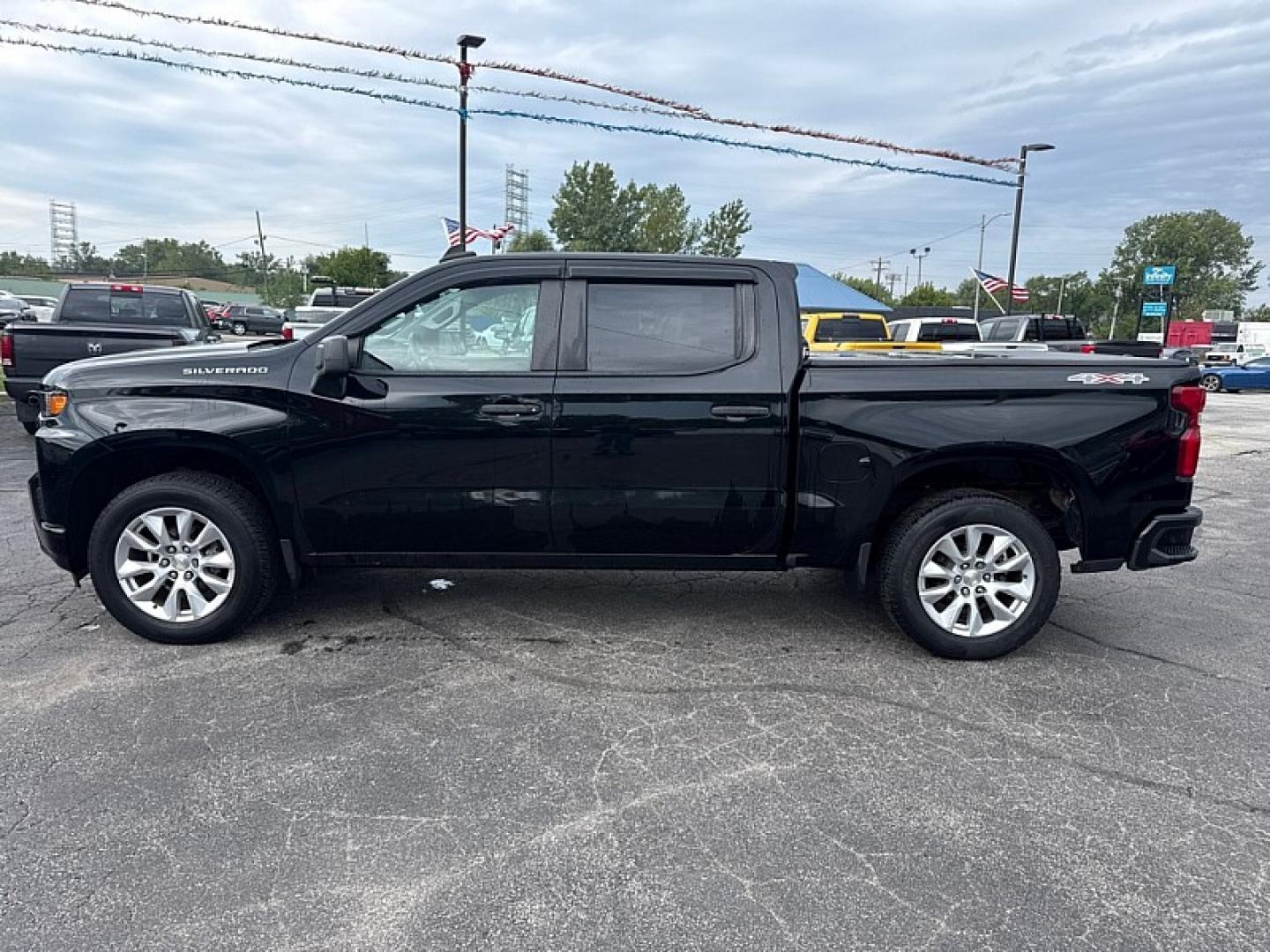 2020 BLACK /BLACK Chevrolet Silverado 1500 Custom Crew Cab Short Box 4WD (1GCPYBEK4LZ) with an 2.7L L4 DOHC 16V TURBO engine, 6A transmission, located at 3304 Woodville Road, Northwood, OH, 43619, (419) 210-8019, 41.612694, -83.480743 - Your #1 Destination for Auto Loans and mdash;No Matter Your Credit!At our dealership, we believe everyone deserves the opportunity to drive their dream car and mdash;whether you have good credit, bad credit, or no credit at all. With a wide selection of hundreds of cars, trucks, and SUVs, you'll fin- Photo#1