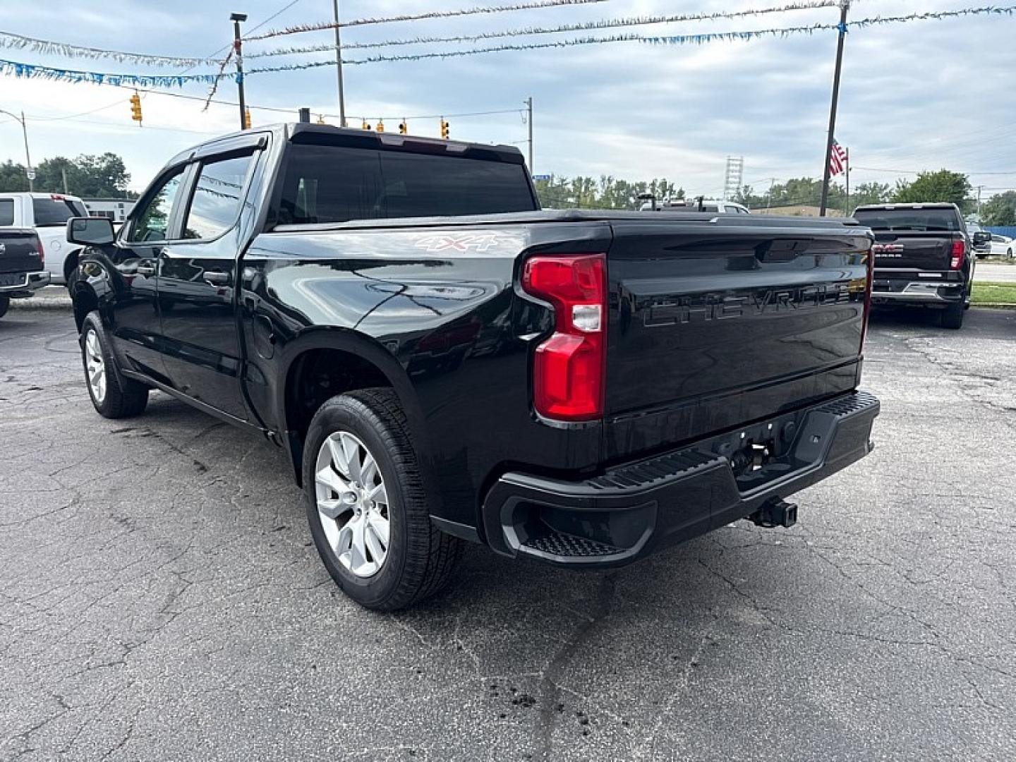 2020 BLACK /BLACK Chevrolet Silverado 1500 Custom Crew Cab Short Box 4WD (1GCPYBEK4LZ) with an 2.7L L4 DOHC 16V TURBO engine, 6A transmission, located at 3304 Woodville Road, Northwood, OH, 43619, (419) 210-8019, 41.612694, -83.480743 - Your #1 Destination for Auto Loans and mdash;No Matter Your Credit!At our dealership, we believe everyone deserves the opportunity to drive their dream car and mdash;whether you have good credit, bad credit, or no credit at all. With a wide selection of hundreds of cars, trucks, and SUVs, you'll fin- Photo#2