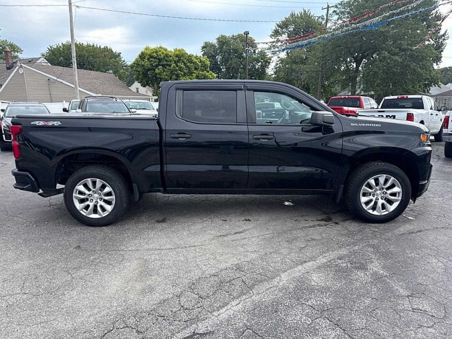 2020 BLACK /BLACK Chevrolet Silverado 1500 Custom Crew Cab Short Box 4WD (1GCPYBEK4LZ) with an 2.7L L4 DOHC 16V TURBO engine, 6A transmission, located at 3304 Woodville Road, Northwood, OH, 43619, (419) 210-8019, 41.612694, -83.480743 - Your #1 Destination for Auto Loans and mdash;No Matter Your Credit!At our dealership, we believe everyone deserves the opportunity to drive their dream car and mdash;whether you have good credit, bad credit, or no credit at all. With a wide selection of hundreds of cars, trucks, and SUVs, you'll fin- Photo#5