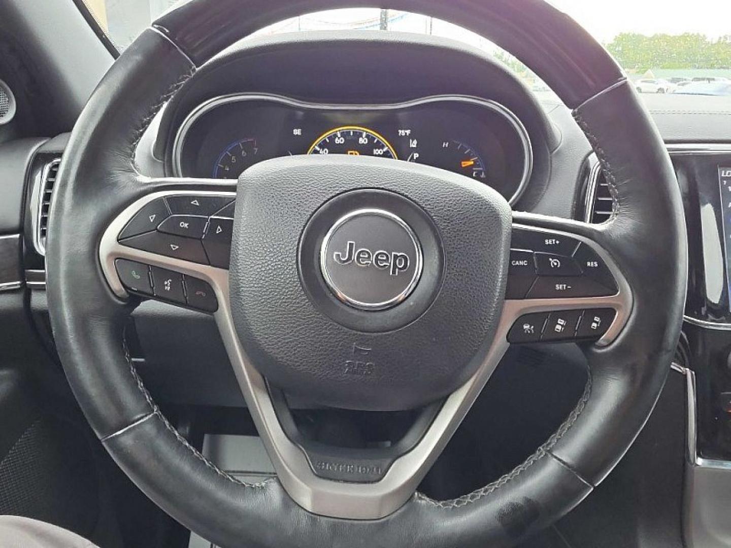 2019 RED /BLACK Jeep Grand Cherokee Overland 4WD (1C4RJFCG1KC) with an 3.6L V6 DOHC 24V engine, 8A transmission, located at 3304 Woodville Road, Northwood, OH, 43619, (419) 210-8019, 41.612694, -83.480743 - Your #1 Destination for Auto Loans and mdash;No Matter Your Credit!At our dealership, we believe everyone deserves the opportunity to drive their dream car and mdash;whether you have good credit, bad credit, or no credit at all. With a wide selection of hundreds of cars, trucks, and SUVs, you'll fin- Photo#19