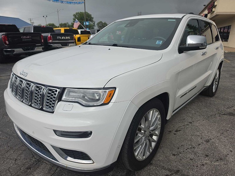 photo of 2018 Jeep Grand Cherokee Summit 4WD