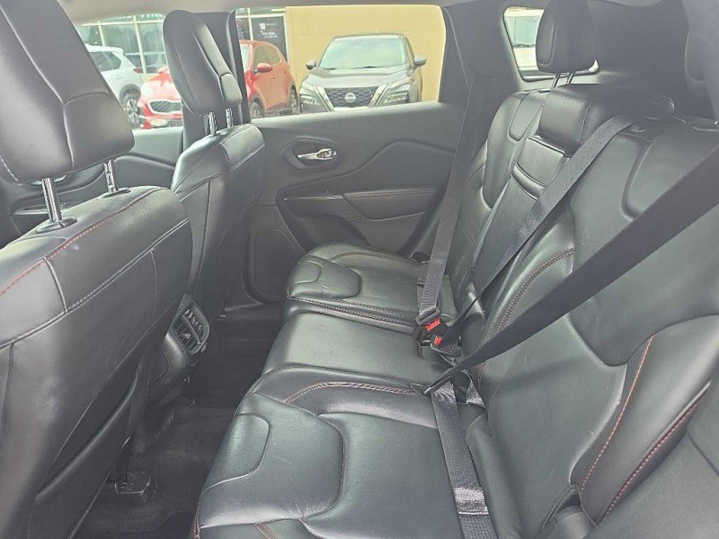 2016 SILVER /BLACK Jeep Cherokee Trailhawk 4WD (1C4PJMBSXGW) with an 3.2L V6 DOHC 24V engine, 9A transmission, located at 3304 Woodville Road, Northwood, OH, 43619, (419) 210-8019, 41.612694, -83.480743 - Your #1 Destination for Auto Loans and mdash;No Matter Your Credit!At our dealership, we believe everyone deserves the opportunity to drive their dream car and mdash;whether you have good credit, bad credit, or no credit at all. With a wide selection of hundreds of cars, trucks, and SUVs, you'll fin- Photo#11