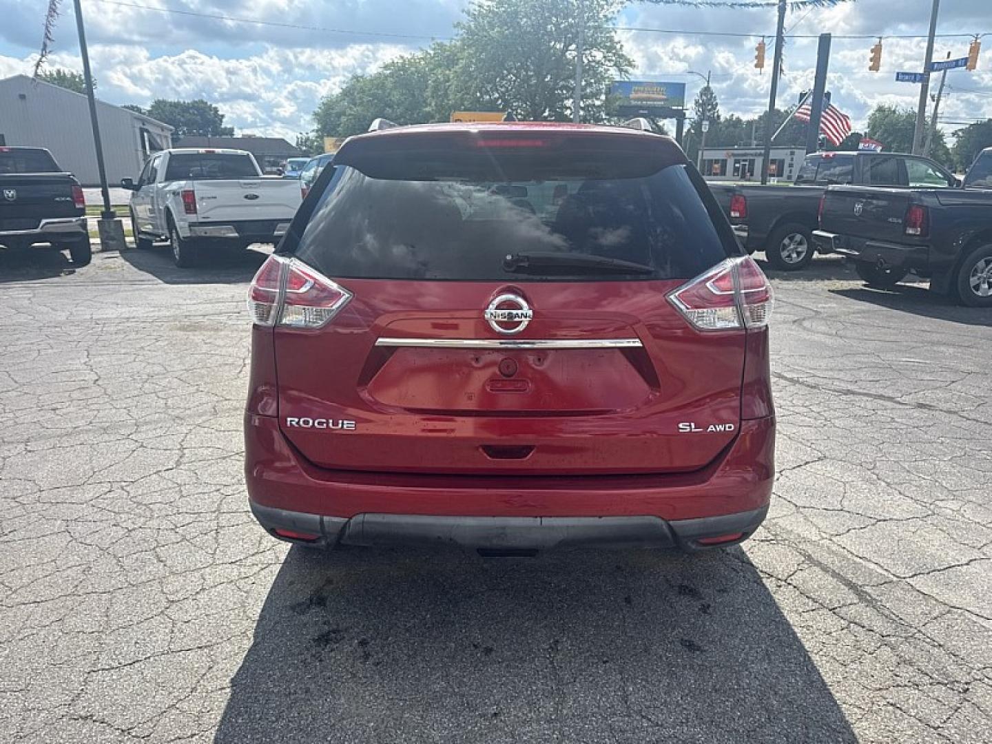 2016 RED /BLACK Nissan Rogue S AWD (5N1AT2MV7GC) with an 2.5L L4 DOHC 16V engine, CVT transmission, located at 3304 Woodville Road, Northwood, OH, 43619, (419) 210-8019, 41.612694, -83.480743- Photo#3