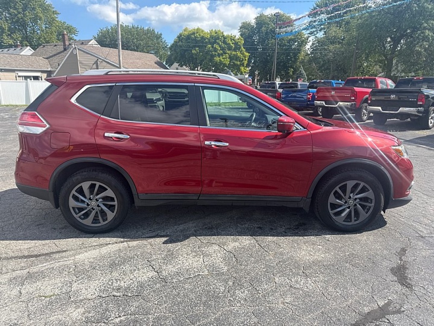 2016 RED /BLACK Nissan Rogue S AWD (5N1AT2MV7GC) with an 2.5L L4 DOHC 16V engine, CVT transmission, located at 3304 Woodville Road, Northwood, OH, 43619, (419) 210-8019, 41.612694, -83.480743- Photo#5