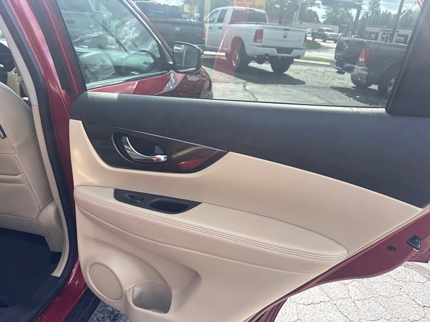 2016 RED /BLACK Nissan Rogue S AWD (5N1AT2MV7GC) with an 2.5L L4 DOHC 16V engine, CVT transmission, located at 3304 Woodville Road, Northwood, OH, 43619, (419) 210-8019, 41.612694, -83.480743- Photo#12