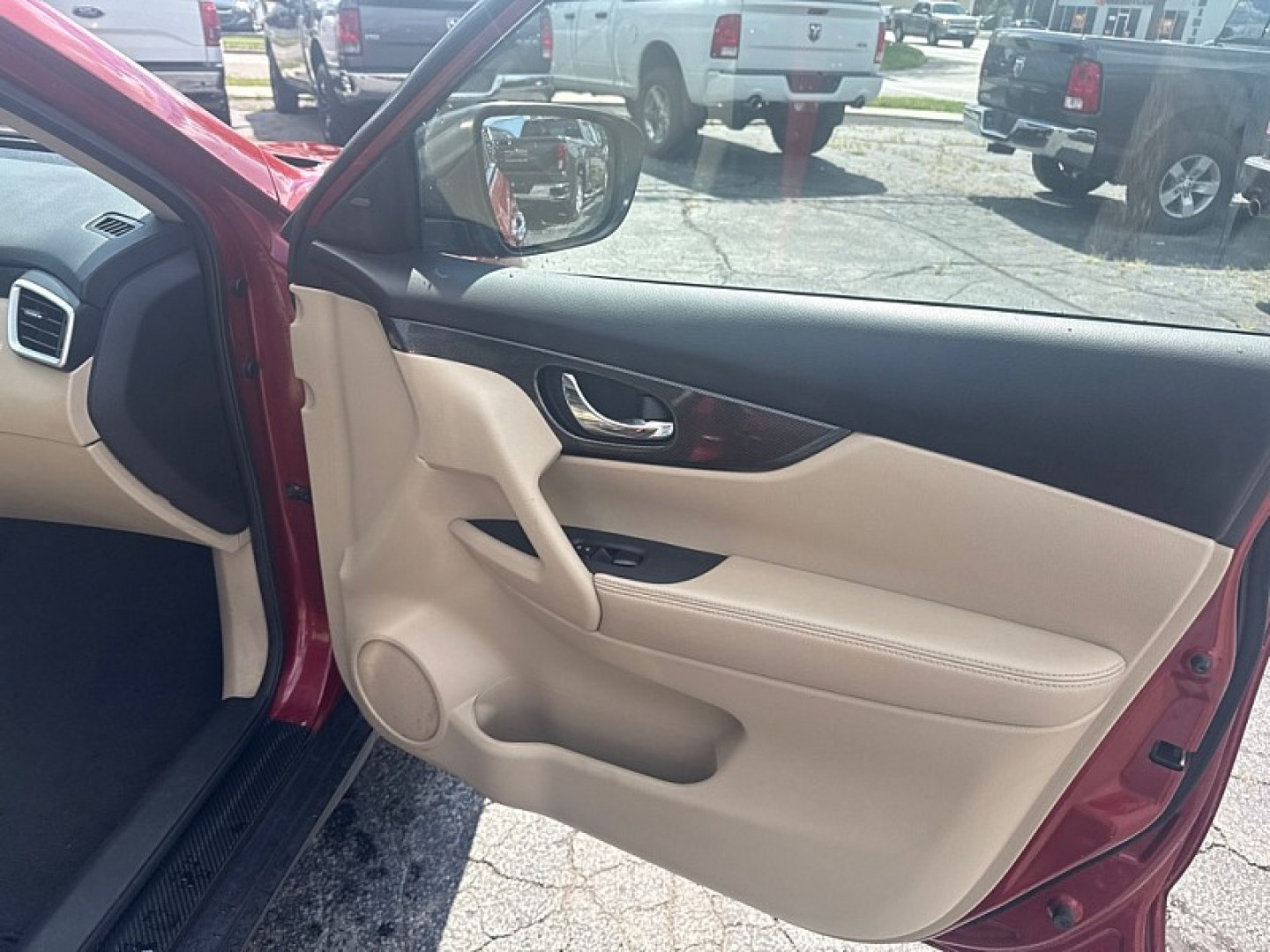 2016 RED /BLACK Nissan Rogue S AWD (5N1AT2MV7GC) with an 2.5L L4 DOHC 16V engine, CVT transmission, located at 3304 Woodville Road, Northwood, OH, 43619, (419) 210-8019, 41.612694, -83.480743- Photo#14