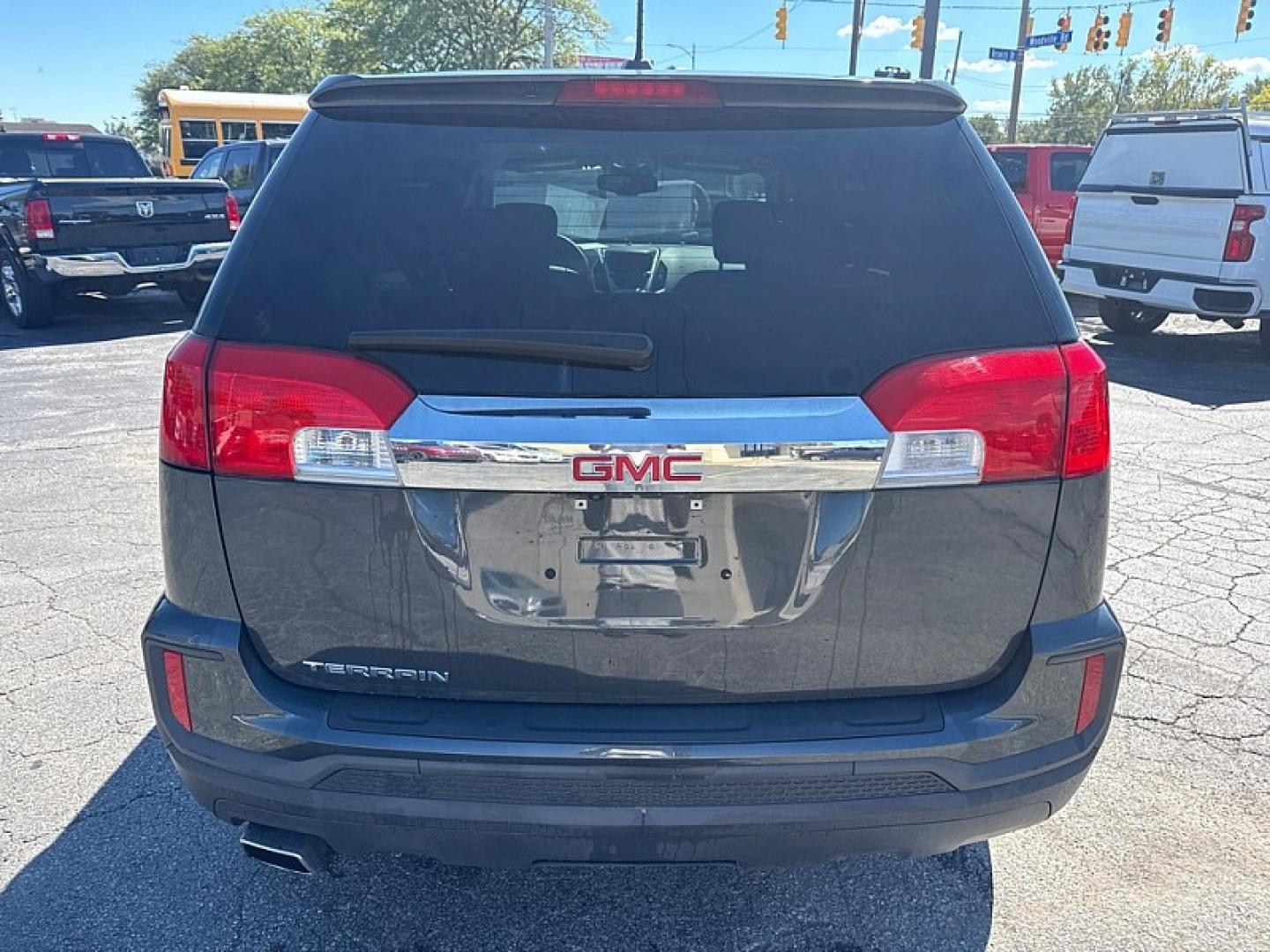2017 GRAY /BLACK GMC Terrain SLE1 FWD (2GKALMEK8H6) with an 2.4L L4 DOHC 16V engine, 6A transmission, located at 3304 Woodville Road, Northwood, OH, 43619, (419) 210-8019, 41.612694, -83.480743- Photo#3