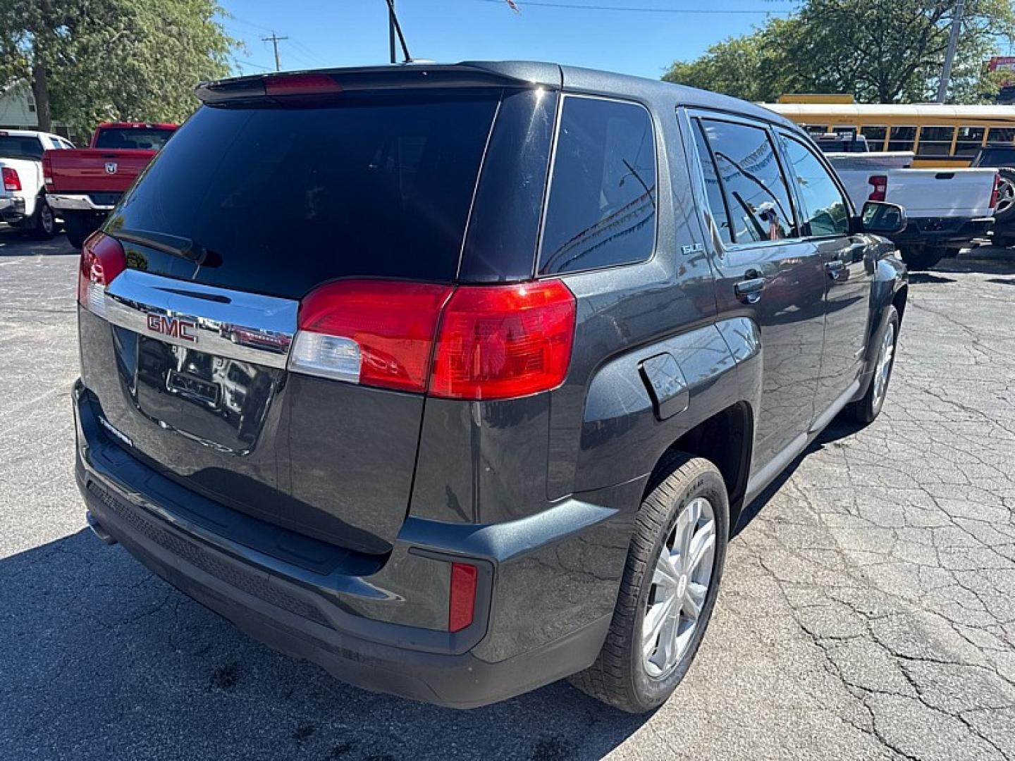 2017 GRAY /BLACK GMC Terrain SLE1 FWD (2GKALMEK8H6) with an 2.4L L4 DOHC 16V engine, 6A transmission, located at 3304 Woodville Road, Northwood, OH, 43619, (419) 210-8019, 41.612694, -83.480743- Photo#4