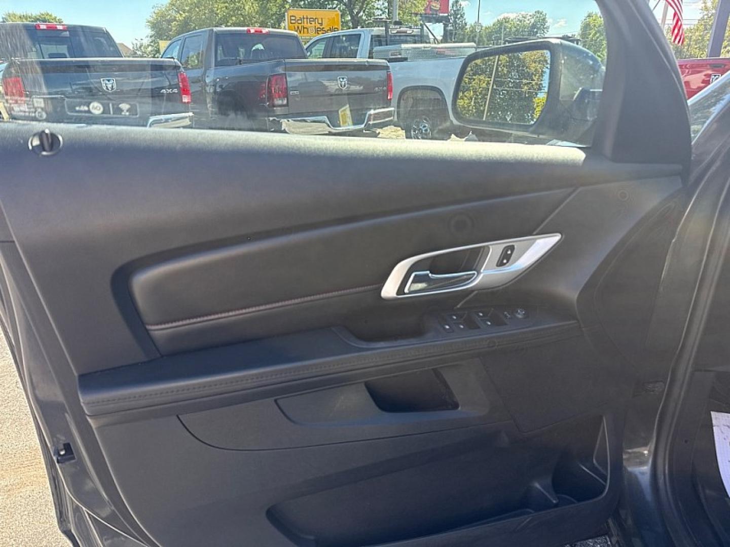 2017 GRAY /BLACK GMC Terrain SLE1 FWD (2GKALMEK8H6) with an 2.4L L4 DOHC 16V engine, 6A transmission, located at 3304 Woodville Road, Northwood, OH, 43619, (419) 210-8019, 41.612694, -83.480743- Photo#8