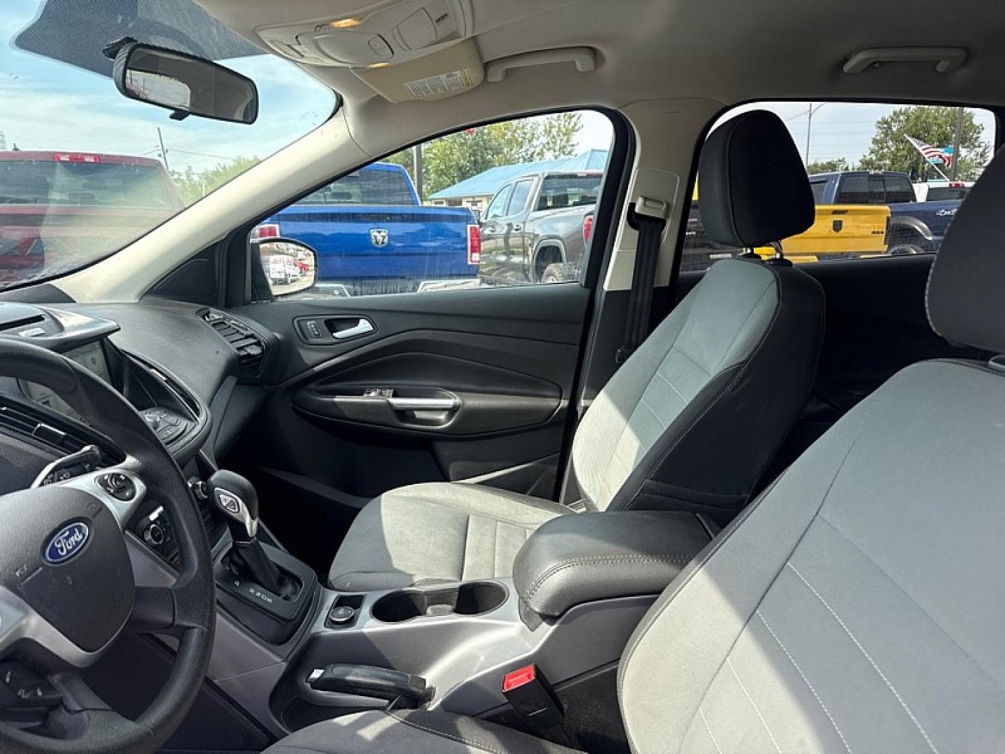 2016 GRAY /BLACK Ford Escape SE 4WD (1FMCU9GX9GU) with an 1.6L L4 DOHC 16V engine, 6A transmission, located at 3304 Woodville Road, Northwood, OH, 43619, (419) 210-8019, 41.612694, -83.480743 - Your #1 Destination for Auto Loans and mdash;No Matter Your Credit!At our dealership, we believe everyone deserves the opportunity to drive their dream car and mdash;whether you have good credit, bad credit, or no credit at all. With a wide selection of hundreds of cars, trucks, and SUVs, you'll fin- Photo#11