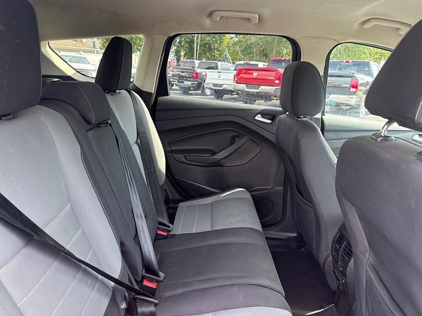 2016 GRAY /BLACK Ford Escape SE 4WD (1FMCU9GX9GU) with an 1.6L L4 DOHC 16V engine, 6A transmission, located at 3304 Woodville Road, Northwood, OH, 43619, (419) 210-8019, 41.612694, -83.480743 - Your #1 Destination for Auto Loans and mdash;No Matter Your Credit!At our dealership, we believe everyone deserves the opportunity to drive their dream car and mdash;whether you have good credit, bad credit, or no credit at all. With a wide selection of hundreds of cars, trucks, and SUVs, you'll fin- Photo#15