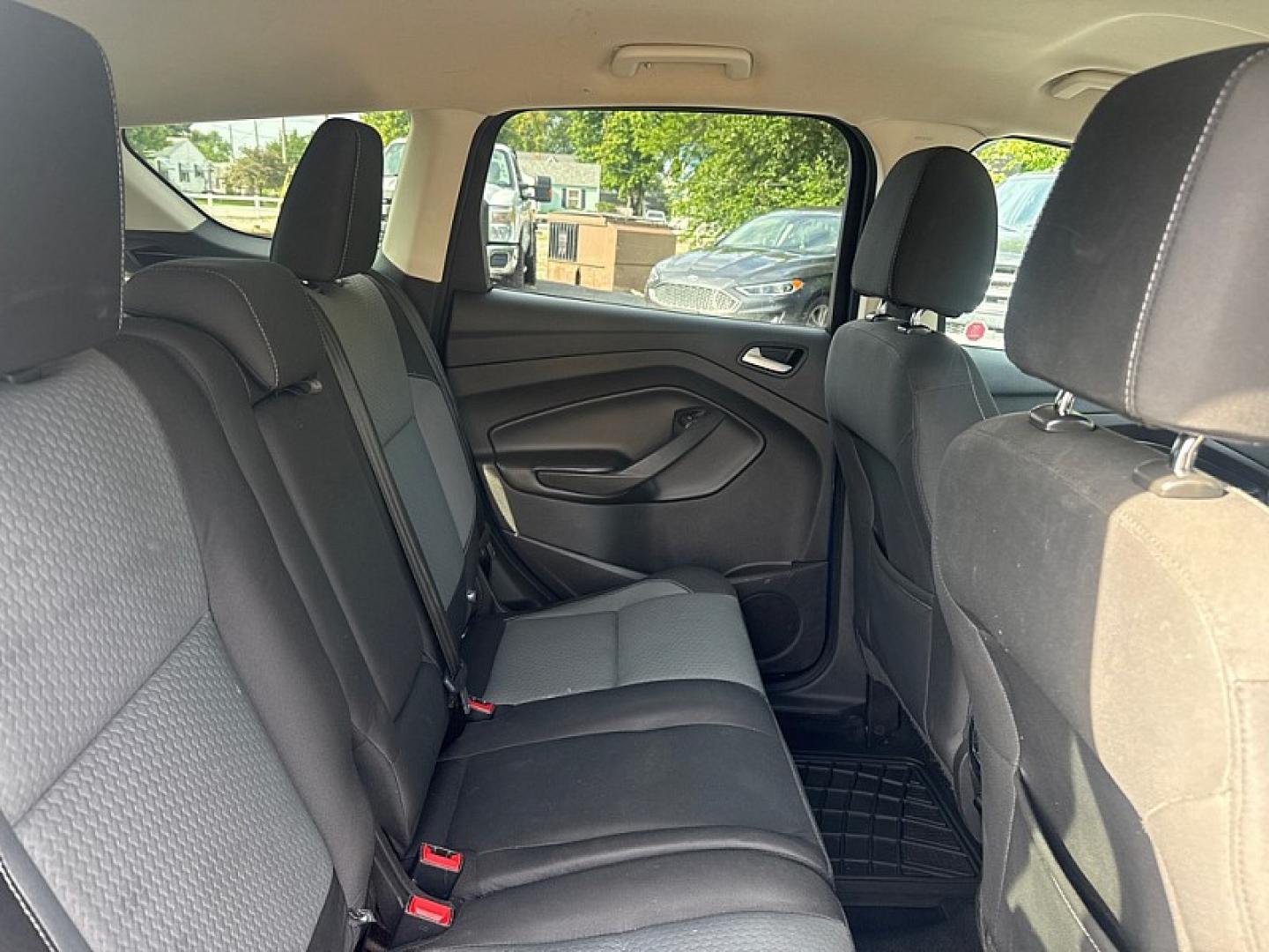2017 BLUE /BLACK Ford Escape SE 4WD (1FMCU9GD0HU) with an 1.5L L4 DOHC 16V engine, 6A transmission, located at 3304 Woodville Road, Northwood, OH, 43619, (419) 210-8019, 41.612694, -83.480743 - Your #1 Destination for Auto Loans and mdash;No Matter Your Credit!At our dealership, we believe everyone deserves the opportunity to drive their dream car and mdash;whether you have good credit, bad credit, or no credit at all. With a wide selection of hundreds of cars, trucks, and SUVs, you'll fin- Photo#13