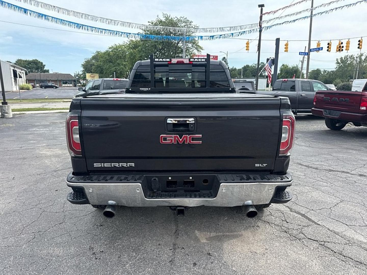 2016 GRAY /BLACK GMC Sierra 1500 SLT Double Cab 4WD (1GTV2NEC9GZ) with an 5.3L V8 OHV 16V engine, 6A transmission, located at 3304 Woodville Road, Northwood, OH, 43619, (419) 210-8019, 41.612694, -83.480743- Photo#3