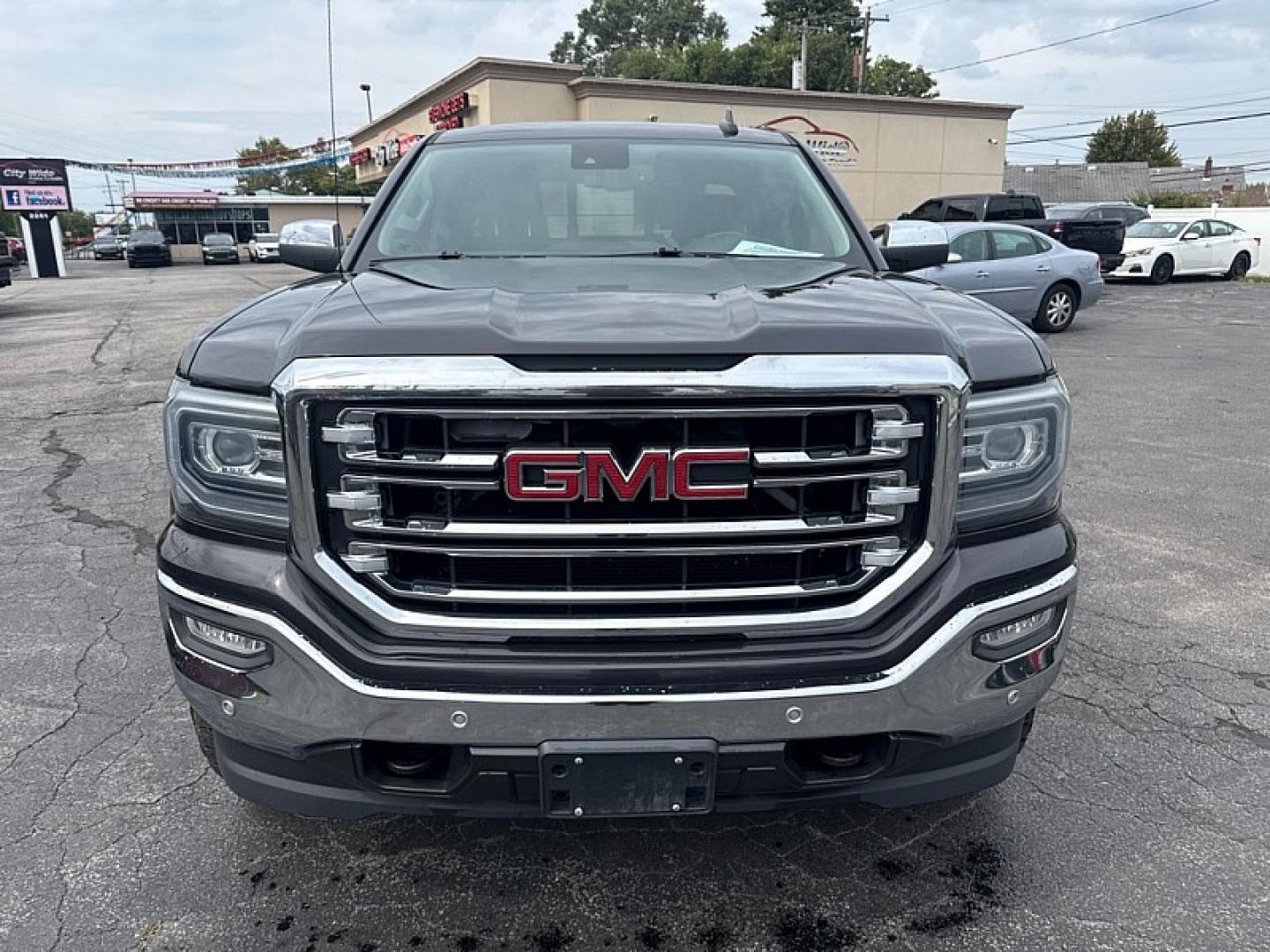2016 GRAY /BLACK GMC Sierra 1500 SLT Double Cab 4WD (1GTV2NEC9GZ) with an 5.3L V8 OHV 16V engine, 6A transmission, located at 3304 Woodville Road, Northwood, OH, 43619, (419) 210-8019, 41.612694, -83.480743- Photo#7