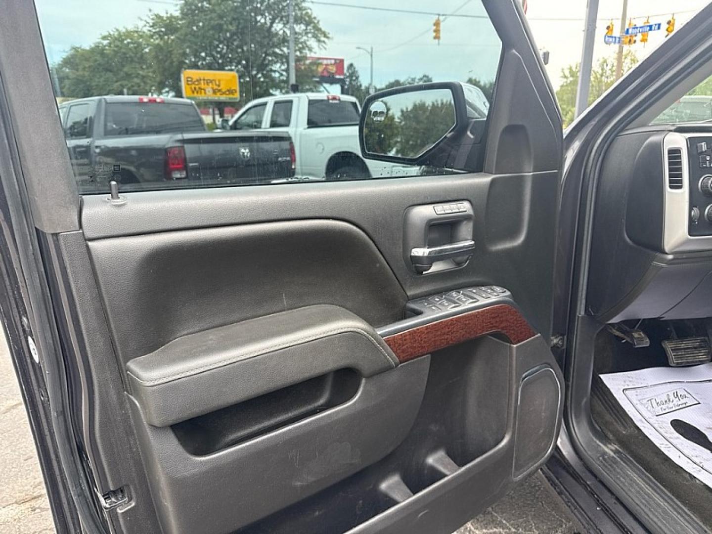 2016 GRAY /BLACK GMC Sierra 1500 SLT Double Cab 4WD (1GTV2NEC9GZ) with an 5.3L V8 OHV 16V engine, 6A transmission, located at 3304 Woodville Road, Northwood, OH, 43619, (419) 210-8019, 41.612694, -83.480743- Photo#8