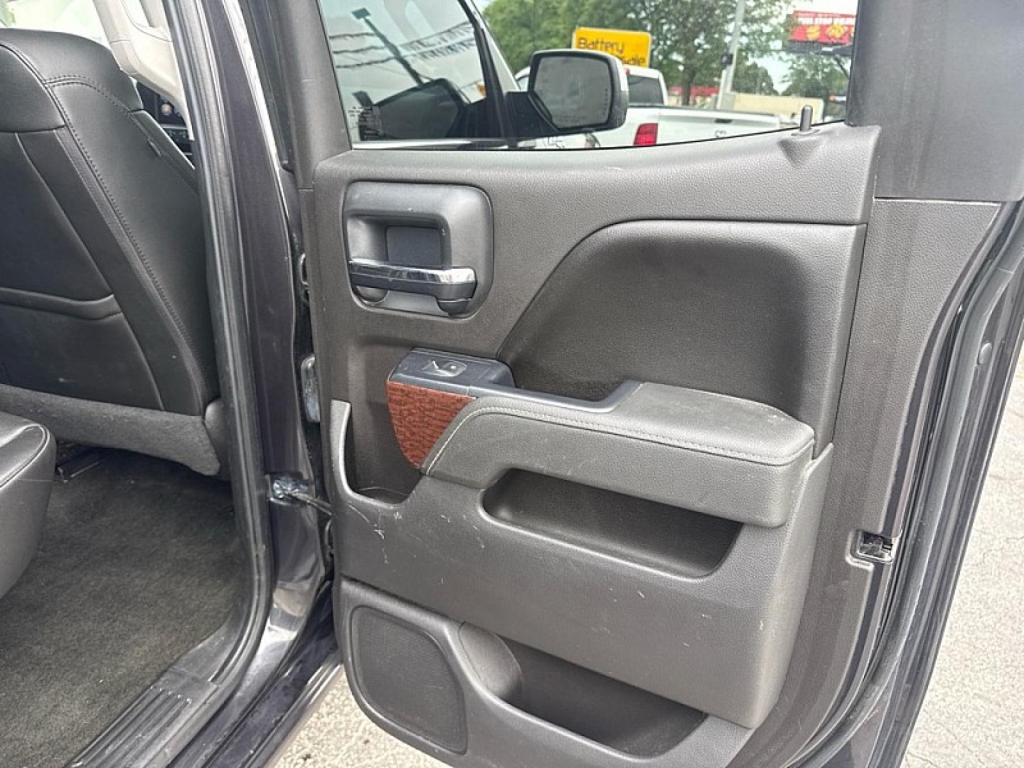2016 GRAY /BLACK GMC Sierra 1500 SLT Double Cab 4WD (1GTV2NEC9GZ) with an 5.3L V8 OHV 16V engine, 6A transmission, located at 3304 Woodville Road, Northwood, OH, 43619, (419) 210-8019, 41.612694, -83.480743- Photo#12