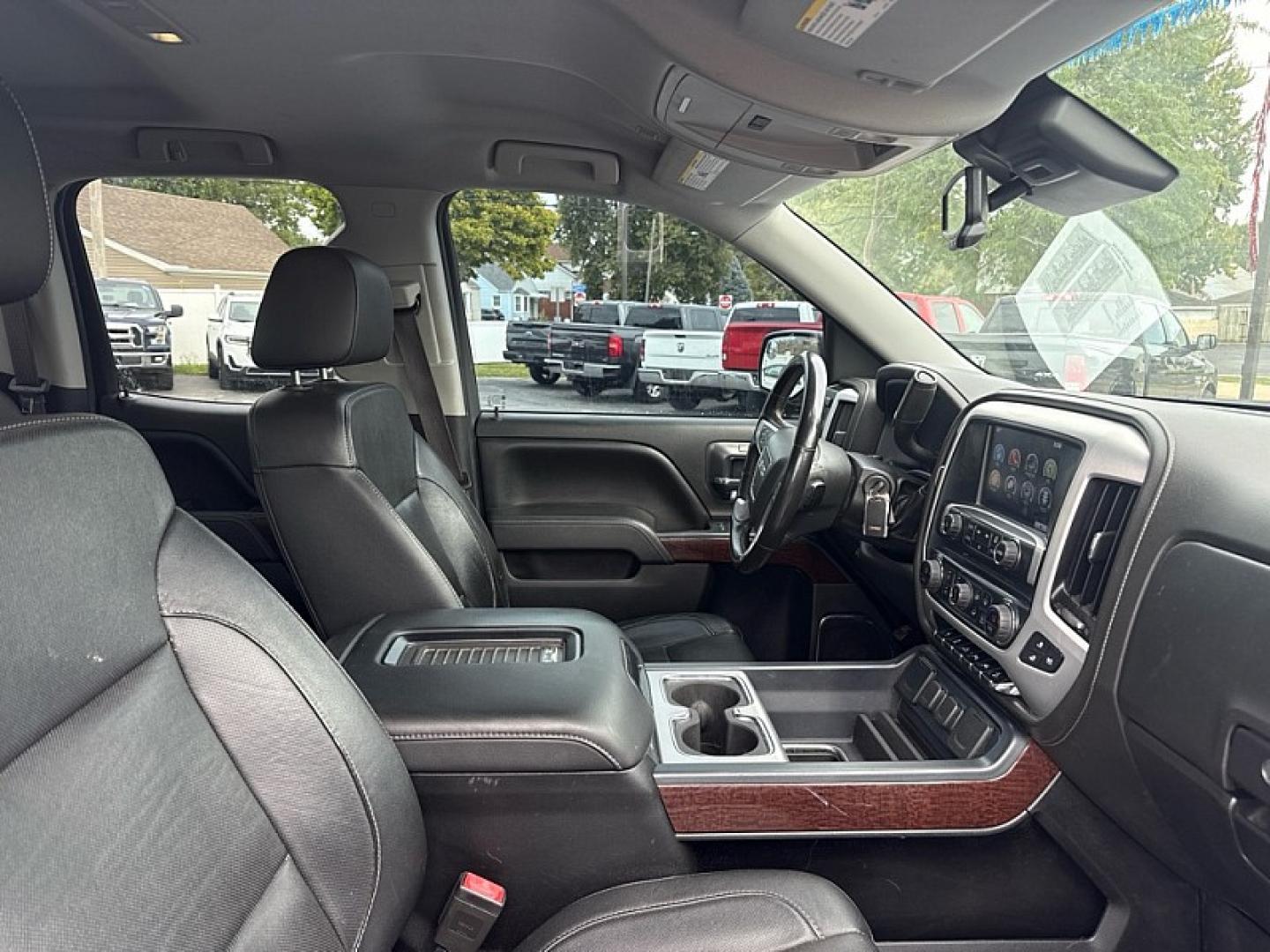 2016 GRAY /BLACK GMC Sierra 1500 SLT Double Cab 4WD (1GTV2NEC9GZ) with an 5.3L V8 OHV 16V engine, 6A transmission, located at 3304 Woodville Road, Northwood, OH, 43619, (419) 210-8019, 41.612694, -83.480743- Photo#15