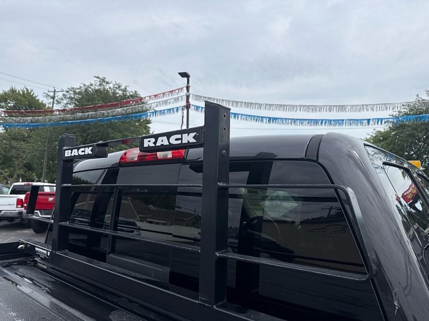 2016 GRAY /BLACK GMC Sierra 1500 SLT Double Cab 4WD (1GTV2NEC9GZ) with an 5.3L V8 OHV 16V engine, 6A transmission, located at 3304 Woodville Road, Northwood, OH, 43619, (419) 210-8019, 41.612694, -83.480743- Photo#16