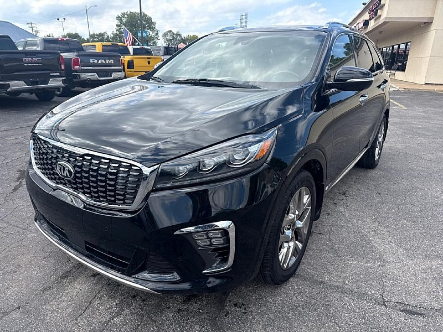 2019 BLACK /BROWN Kia Sorento SX Limited V6 AWD (5XYPKDA52KG) with an 3.3L V6 DOHC 24V engine, 6A transmission, located at 3304 Woodville Road, Northwood, OH, 43619, (419) 210-8019, 41.612694, -83.480743- Photo#0