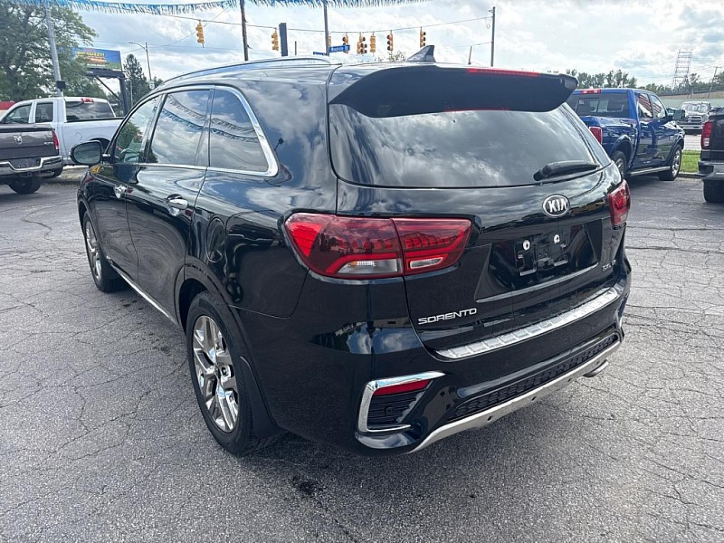 2019 BLACK /BROWN Kia Sorento SX Limited V6 AWD (5XYPKDA52KG) with an 3.3L V6 DOHC 24V engine, 6A transmission, located at 3304 Woodville Road, Northwood, OH, 43619, (419) 210-8019, 41.612694, -83.480743- Photo#2