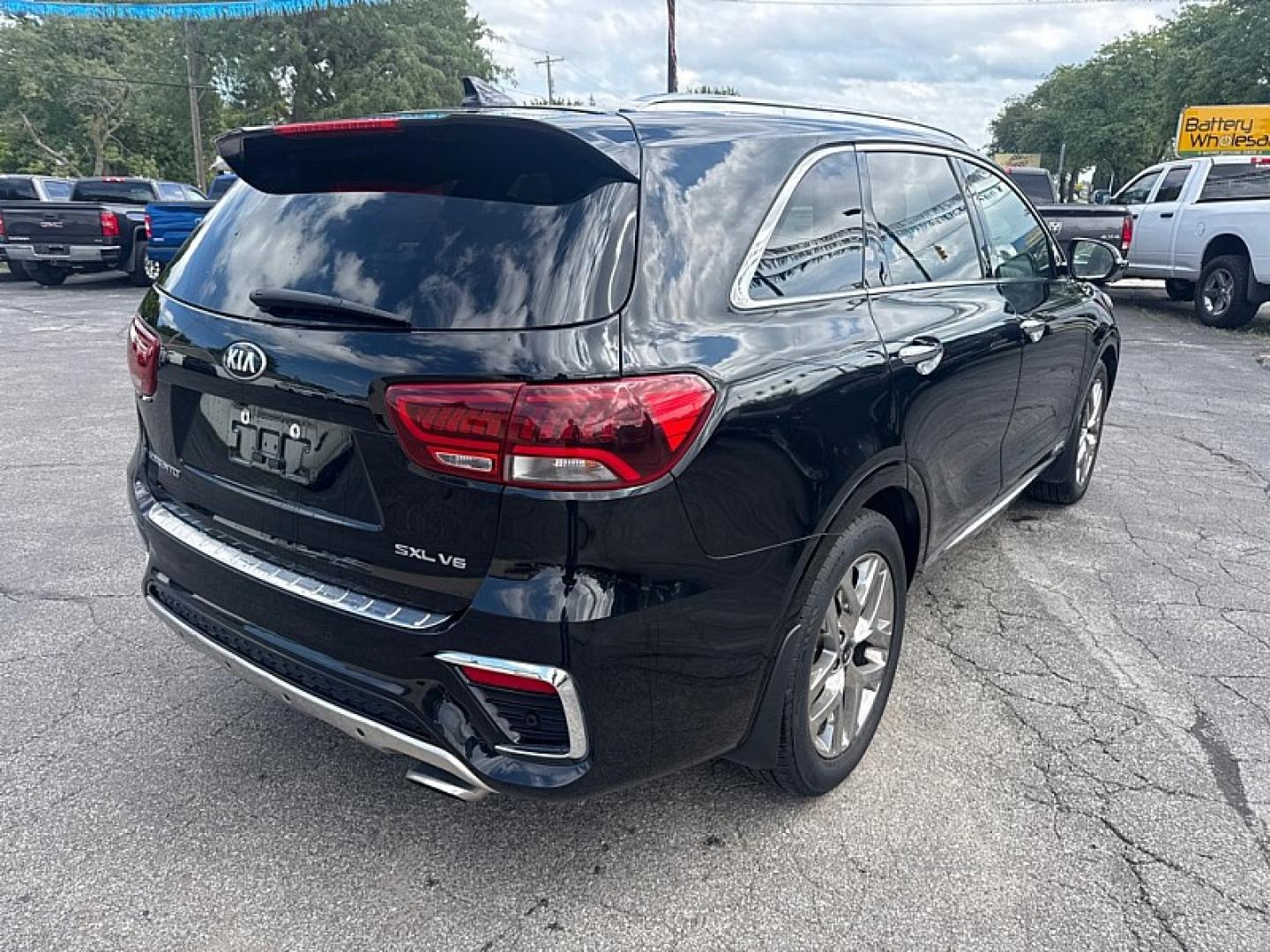 2019 BLACK /BROWN Kia Sorento SX Limited V6 AWD (5XYPKDA52KG) with an 3.3L V6 DOHC 24V engine, 6A transmission, located at 3304 Woodville Road, Northwood, OH, 43619, (419) 210-8019, 41.612694, -83.480743- Photo#4