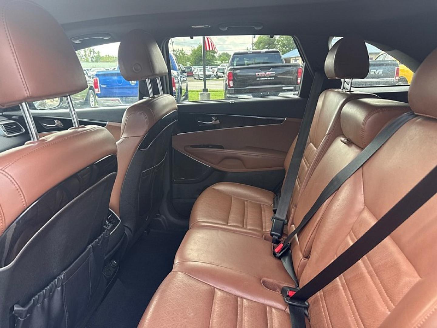 2019 BLACK /BROWN Kia Sorento SX Limited V6 AWD (5XYPKDA52KG) with an 3.3L V6 DOHC 24V engine, 6A transmission, located at 3304 Woodville Road, Northwood, OH, 43619, (419) 210-8019, 41.612694, -83.480743- Photo#11