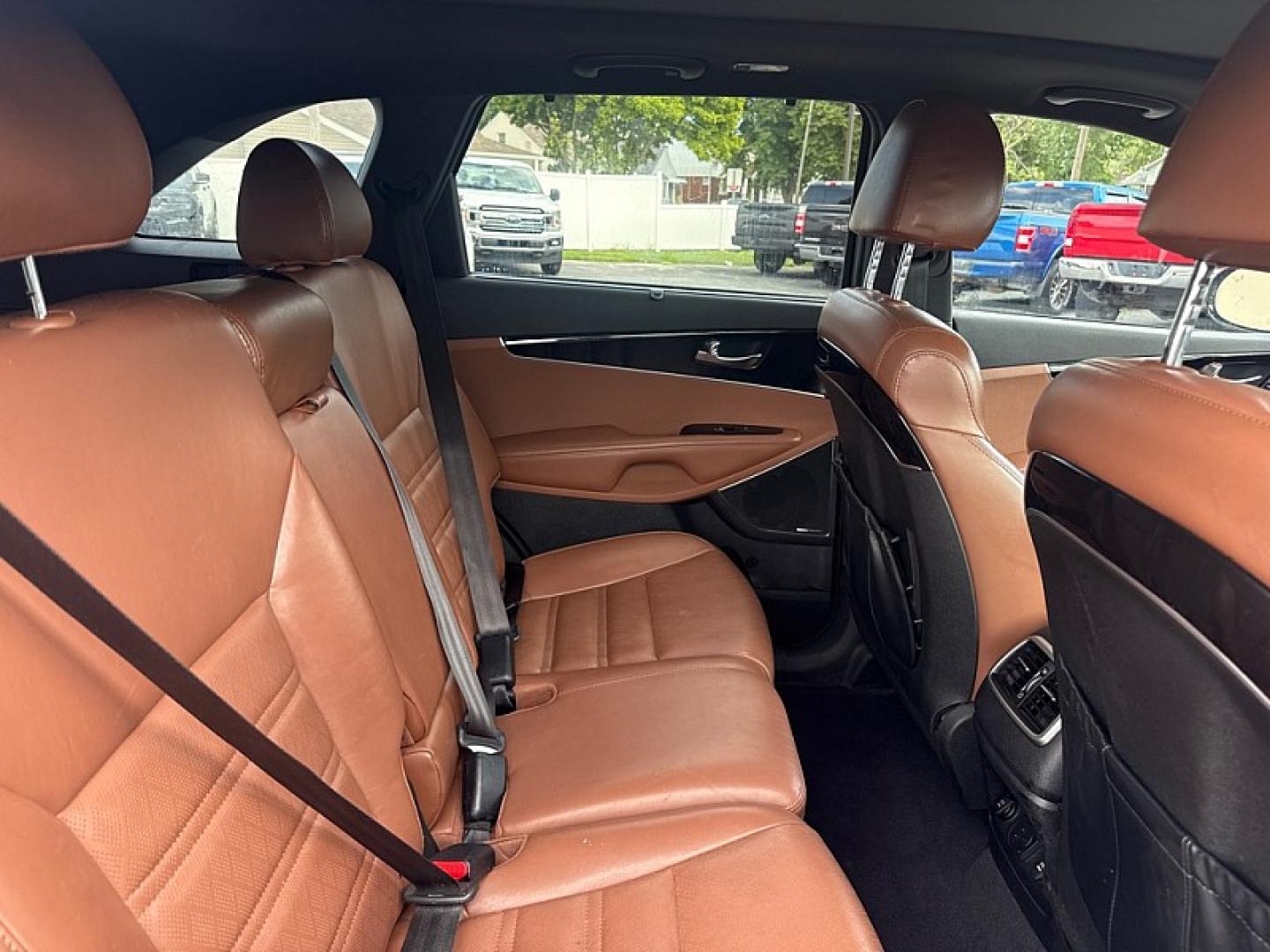 2019 BLACK /BROWN Kia Sorento SX Limited V6 AWD (5XYPKDA52KG) with an 3.3L V6 DOHC 24V engine, 6A transmission, located at 3304 Woodville Road, Northwood, OH, 43619, (419) 210-8019, 41.612694, -83.480743- Photo#13