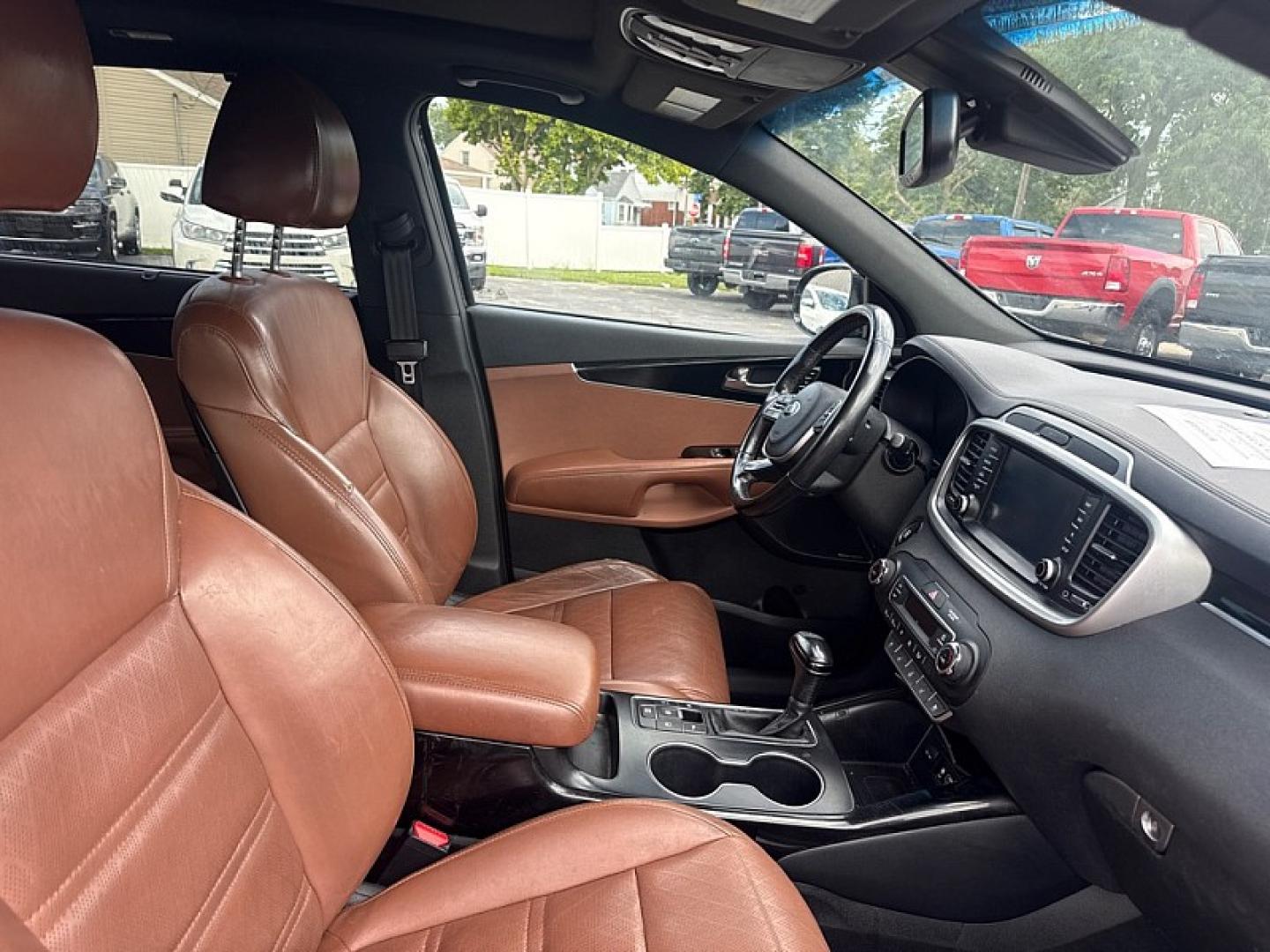 2019 BLACK /BROWN Kia Sorento SX Limited V6 AWD (5XYPKDA52KG) with an 3.3L V6 DOHC 24V engine, 6A transmission, located at 3304 Woodville Road, Northwood, OH, 43619, (419) 210-8019, 41.612694, -83.480743- Photo#15