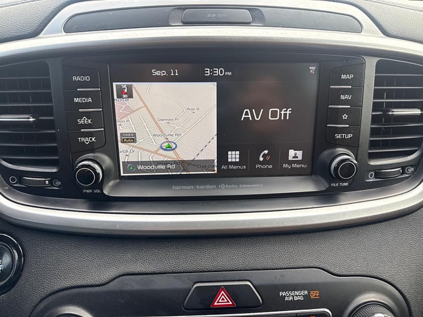 2019 BLACK /BROWN Kia Sorento SX Limited V6 AWD (5XYPKDA52KG) with an 3.3L V6 DOHC 24V engine, 6A transmission, located at 3304 Woodville Road, Northwood, OH, 43619, (419) 210-8019, 41.612694, -83.480743- Photo#17